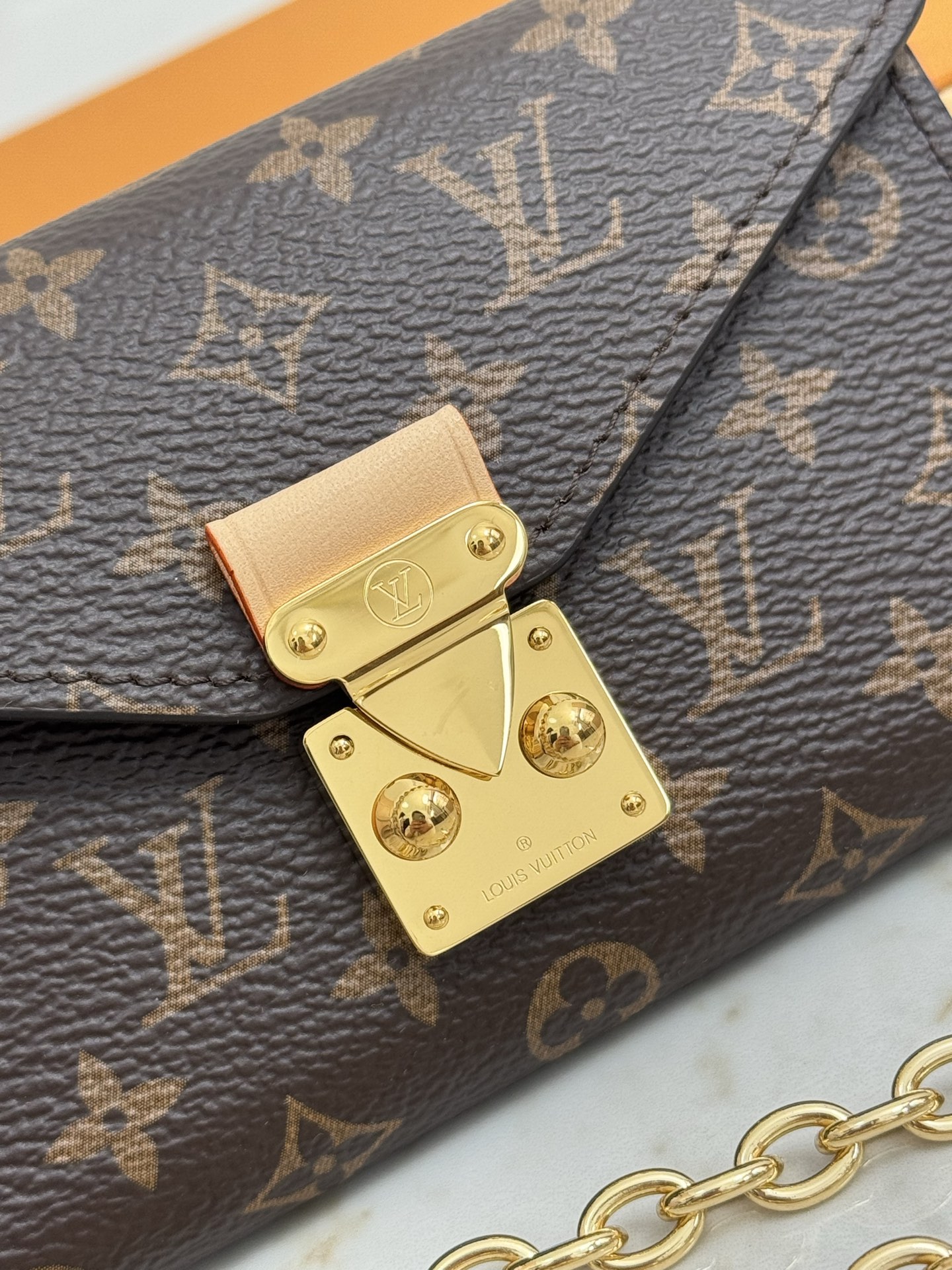 LV Pouch Metis Monogram Canvas Crossbody Bag - Image 5