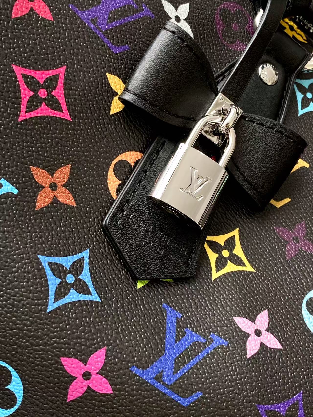 Louis Vuitton Speedy Soft 30 Monogram Handbag - Image 5