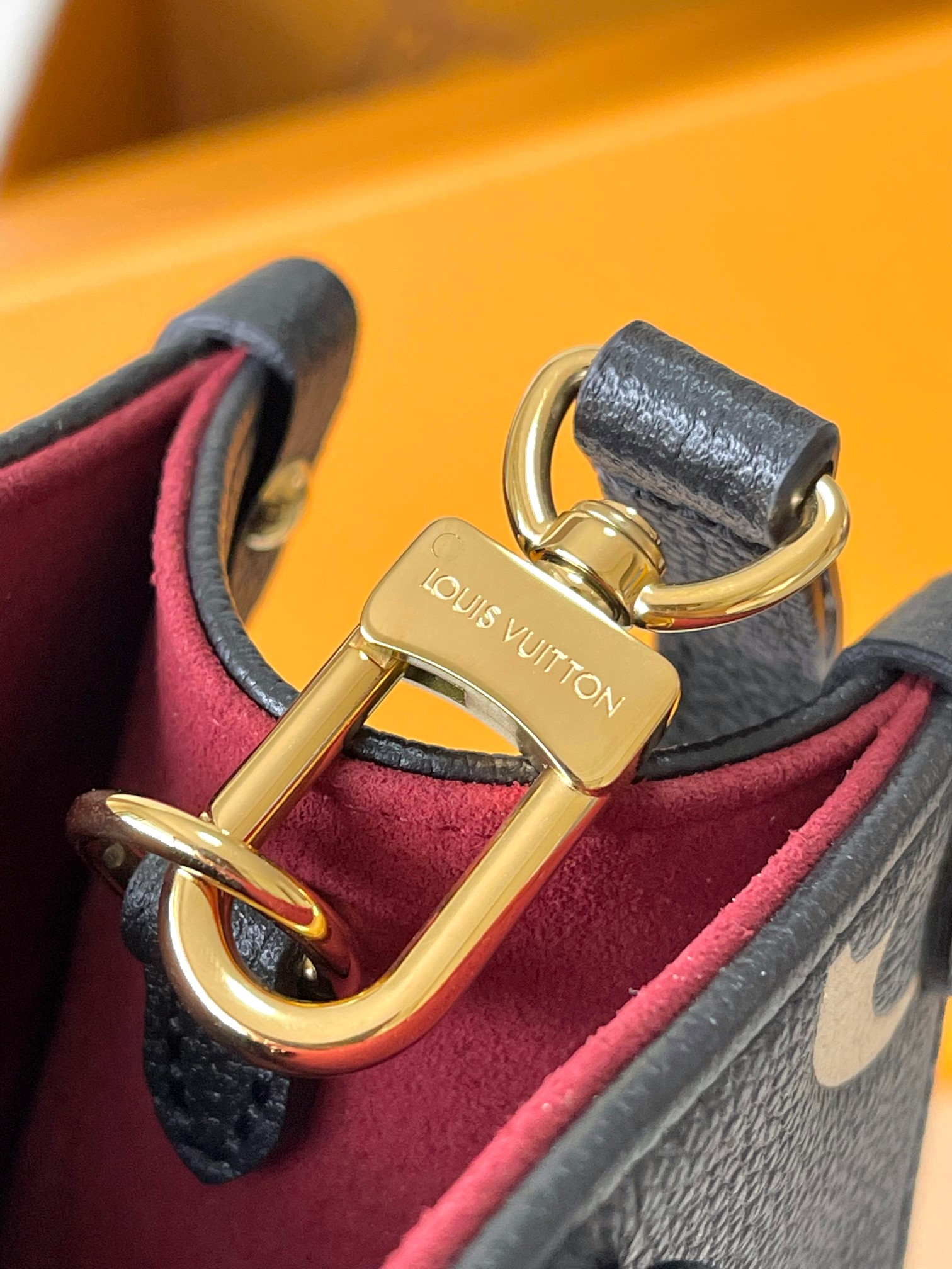Louis Vuitton Onthego Small Handbag M45659 - Image 5