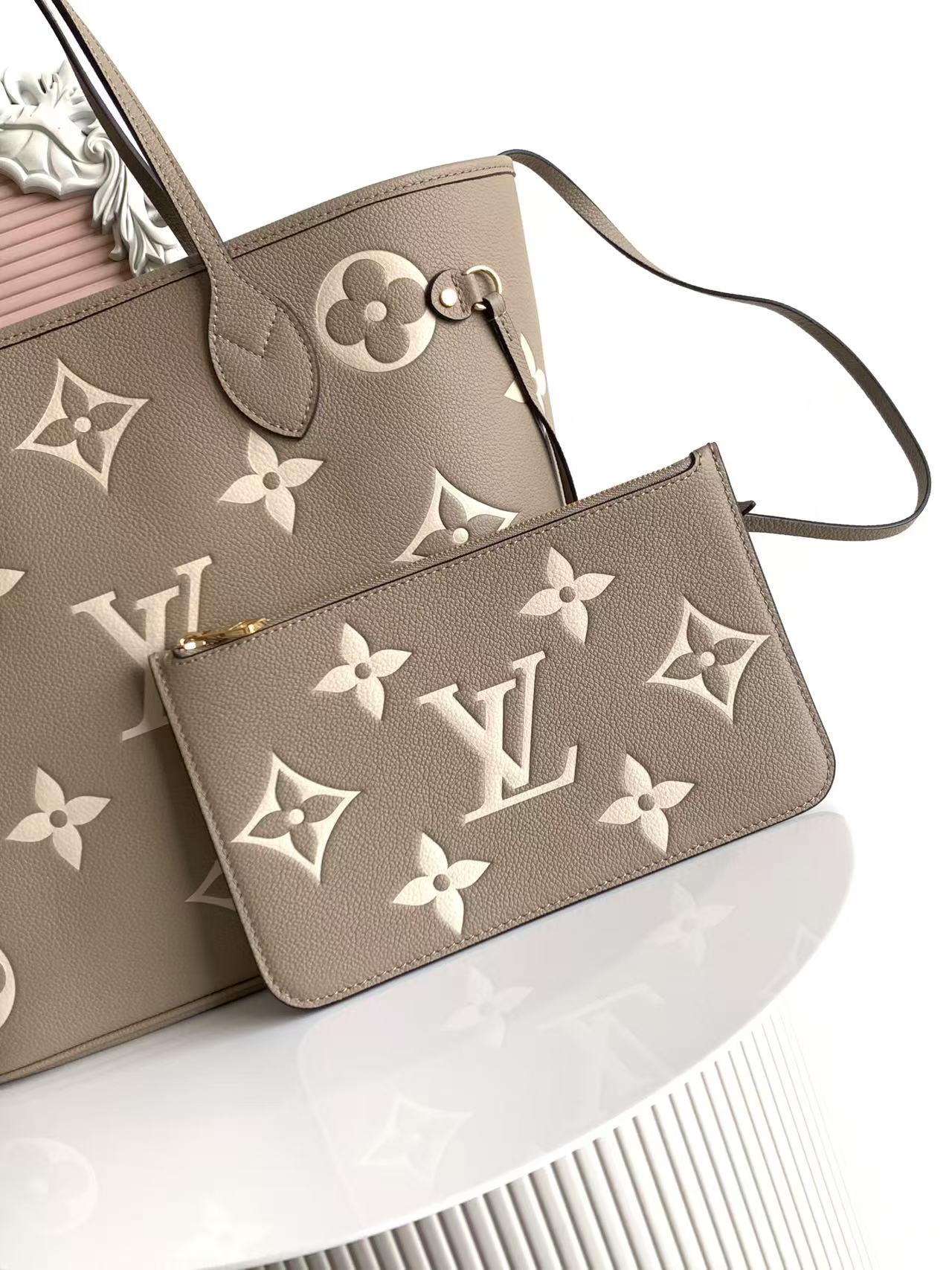 Louis Vuitton Neverfull MM Tote Bag in Monogram Empreinte Leather - Image 5