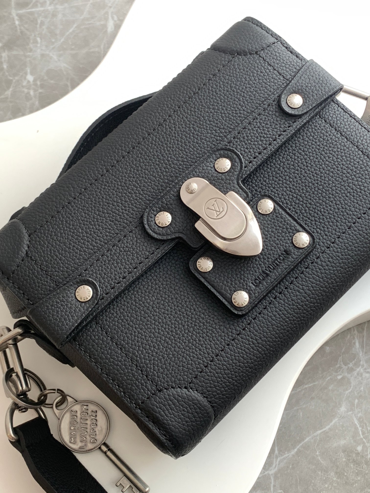 Louis Vuitton Soul Trunk Crossbody Bag M11516 - Image 5