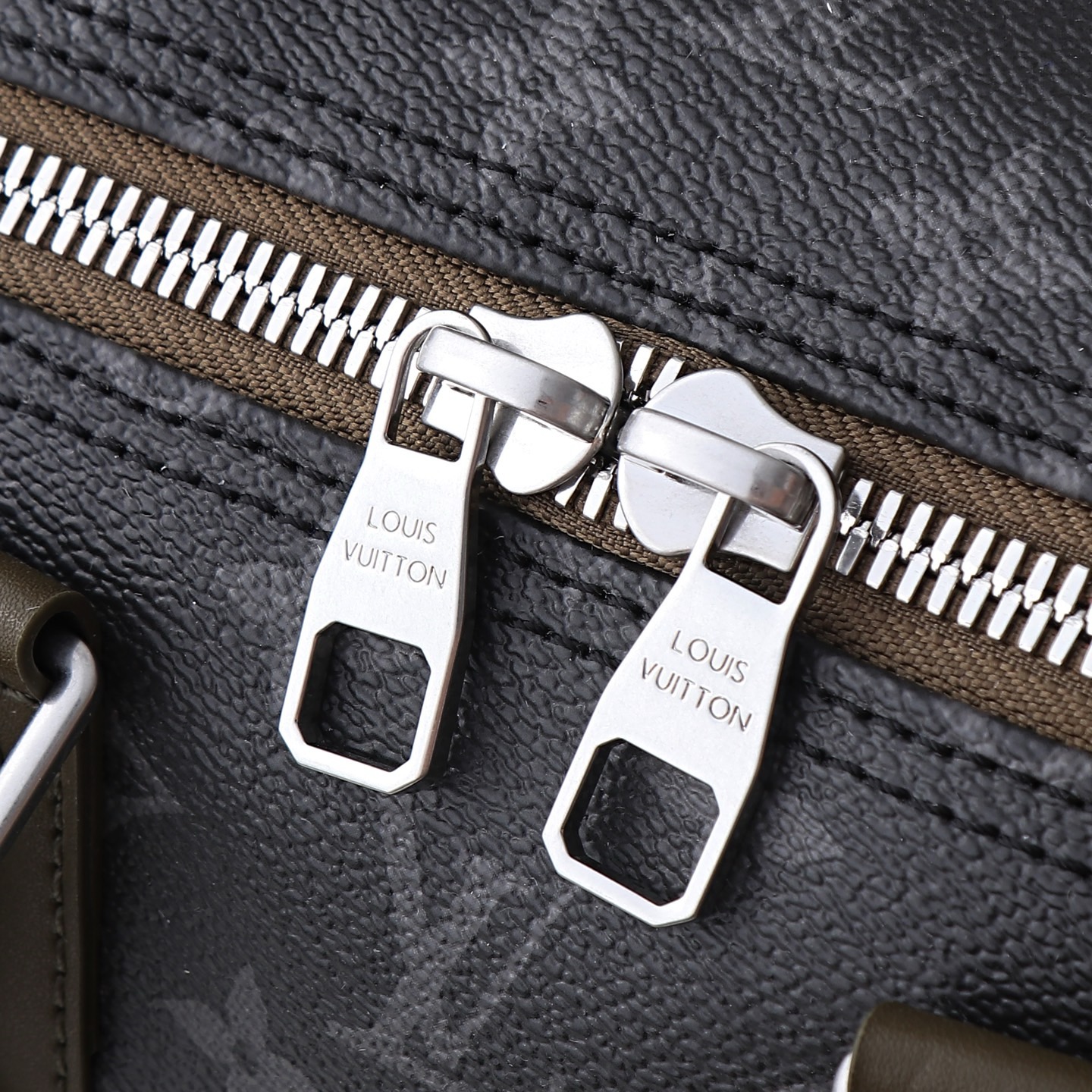 Louis Vuitton Keepall Bandouliere 35 Travel Bag in Monogram Eclipse Canvas - Image 5