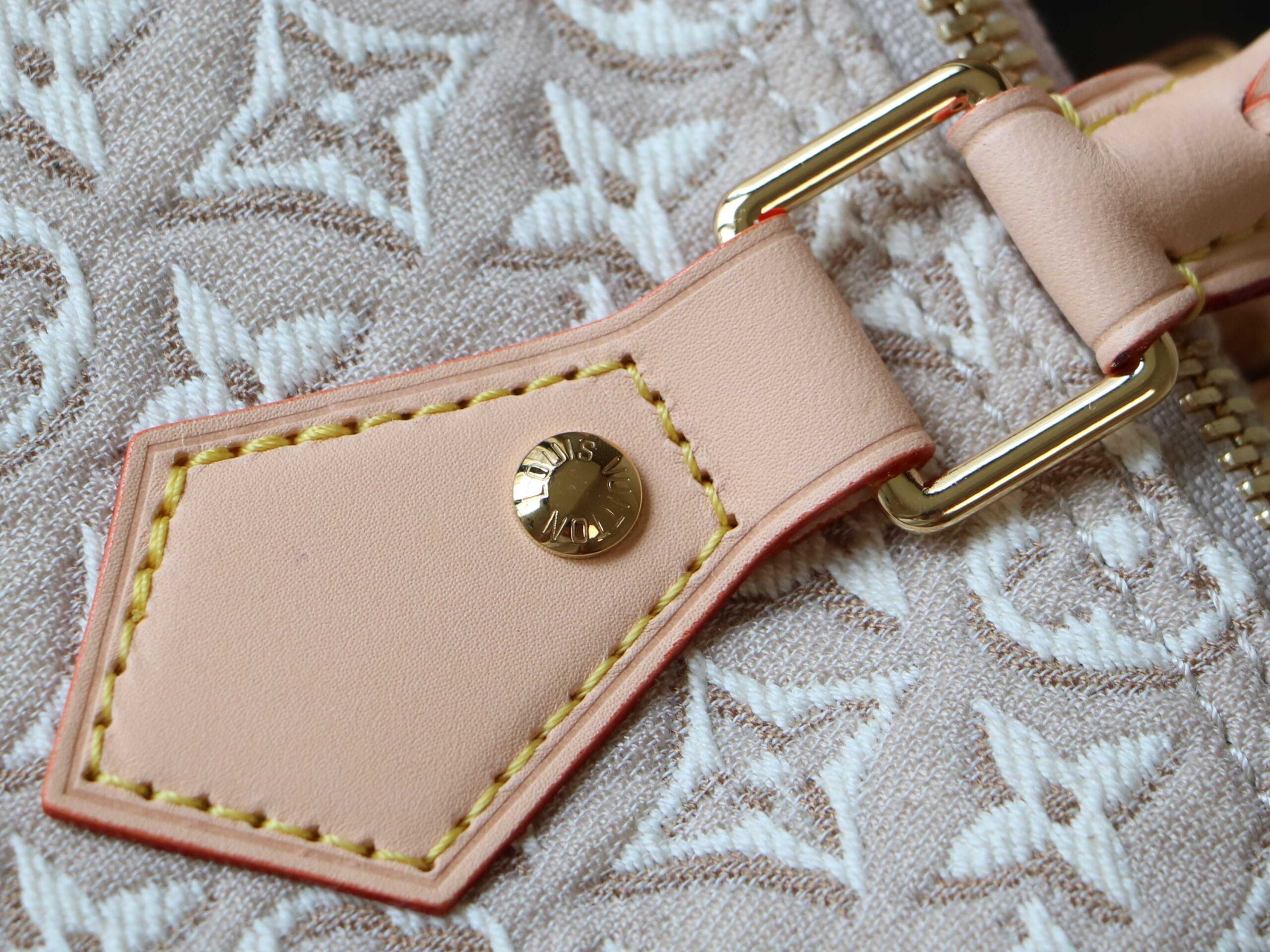 Louis Vuitton Speedy Soft 30 Handbag - Image 5