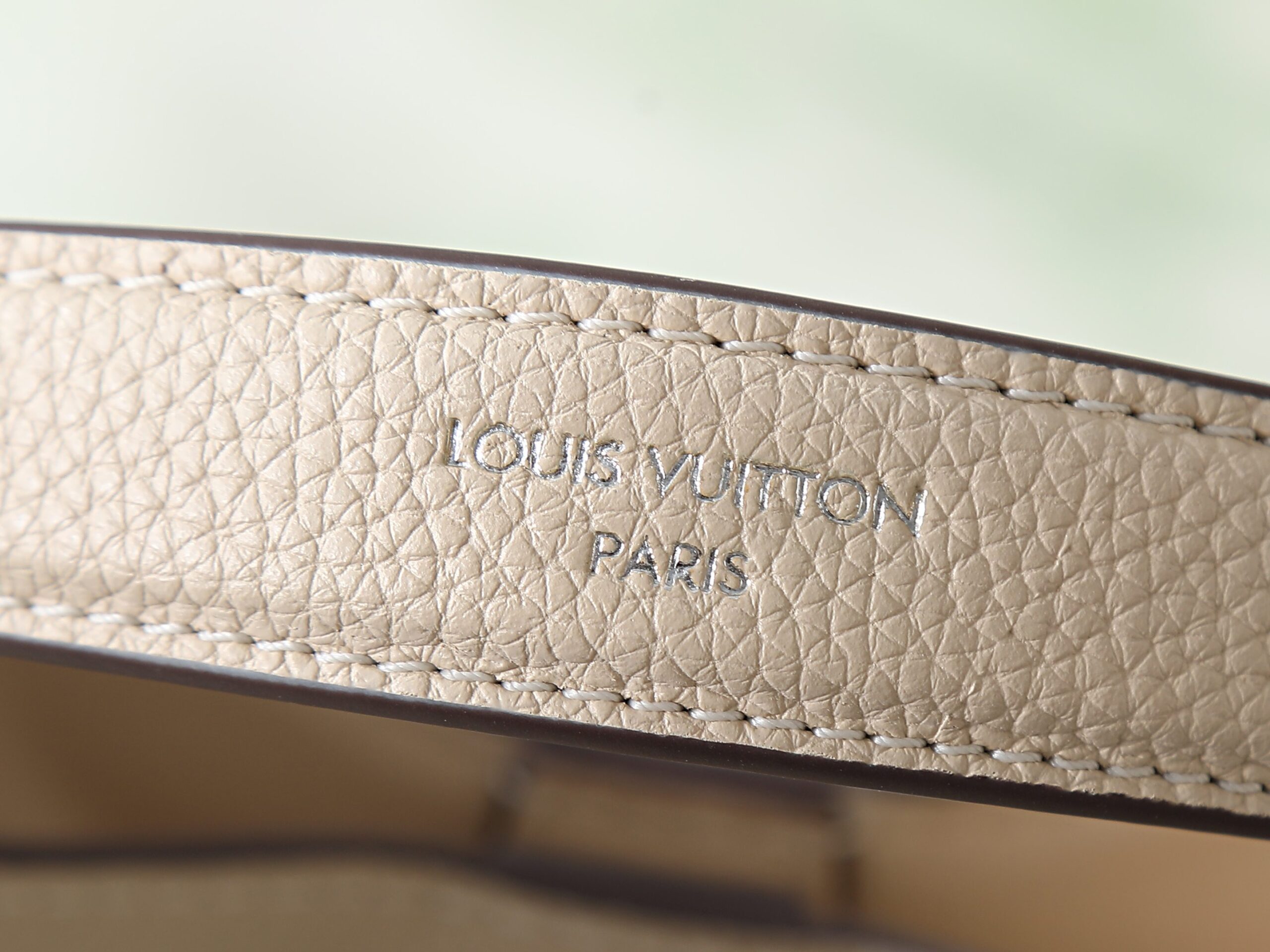 Louis Vuitton Mahina All Around Small Crossbody Bag M27459 - Image 5