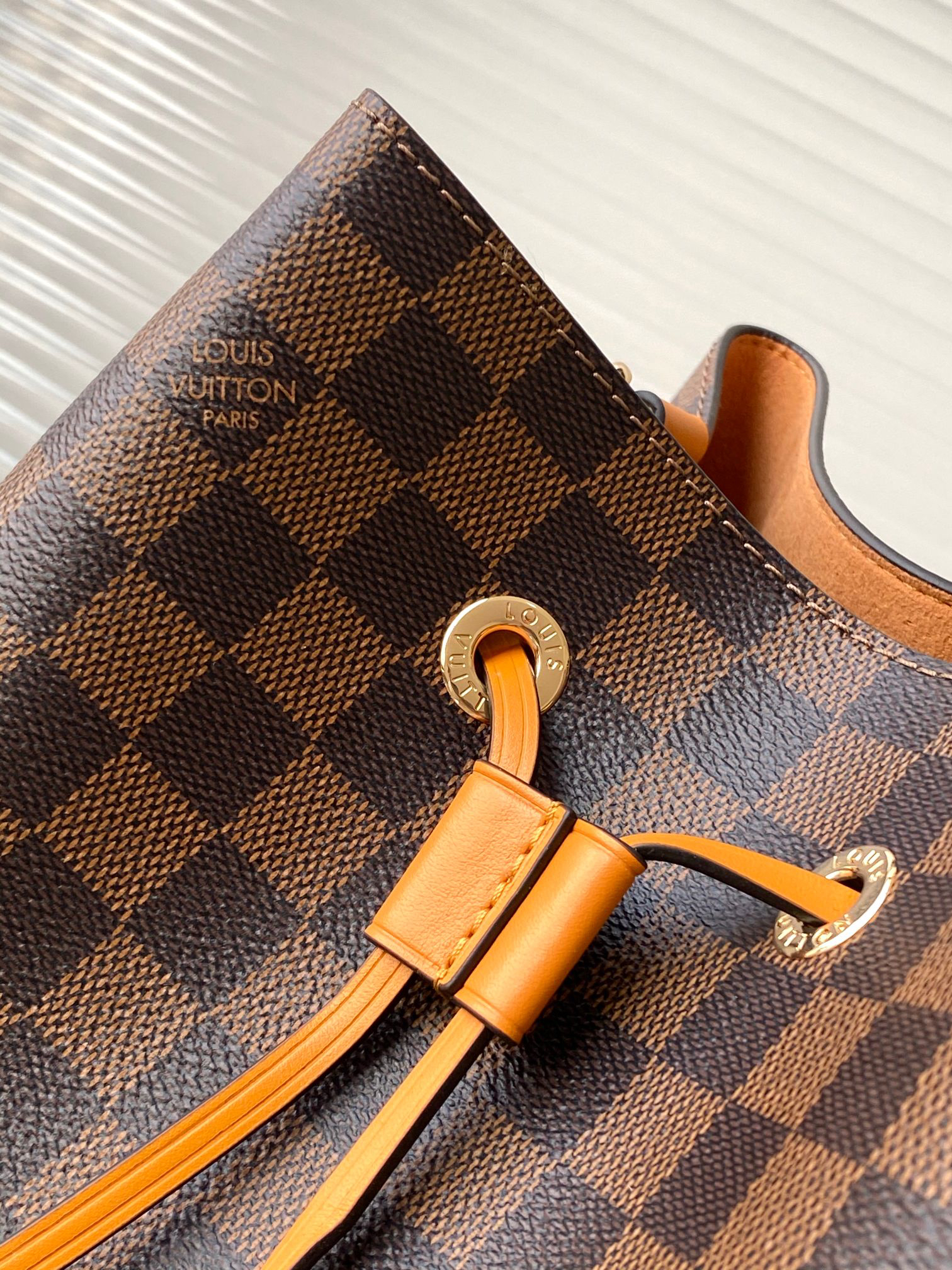 Louis Vuitton NeoNoé Bucket Bag - Image 5