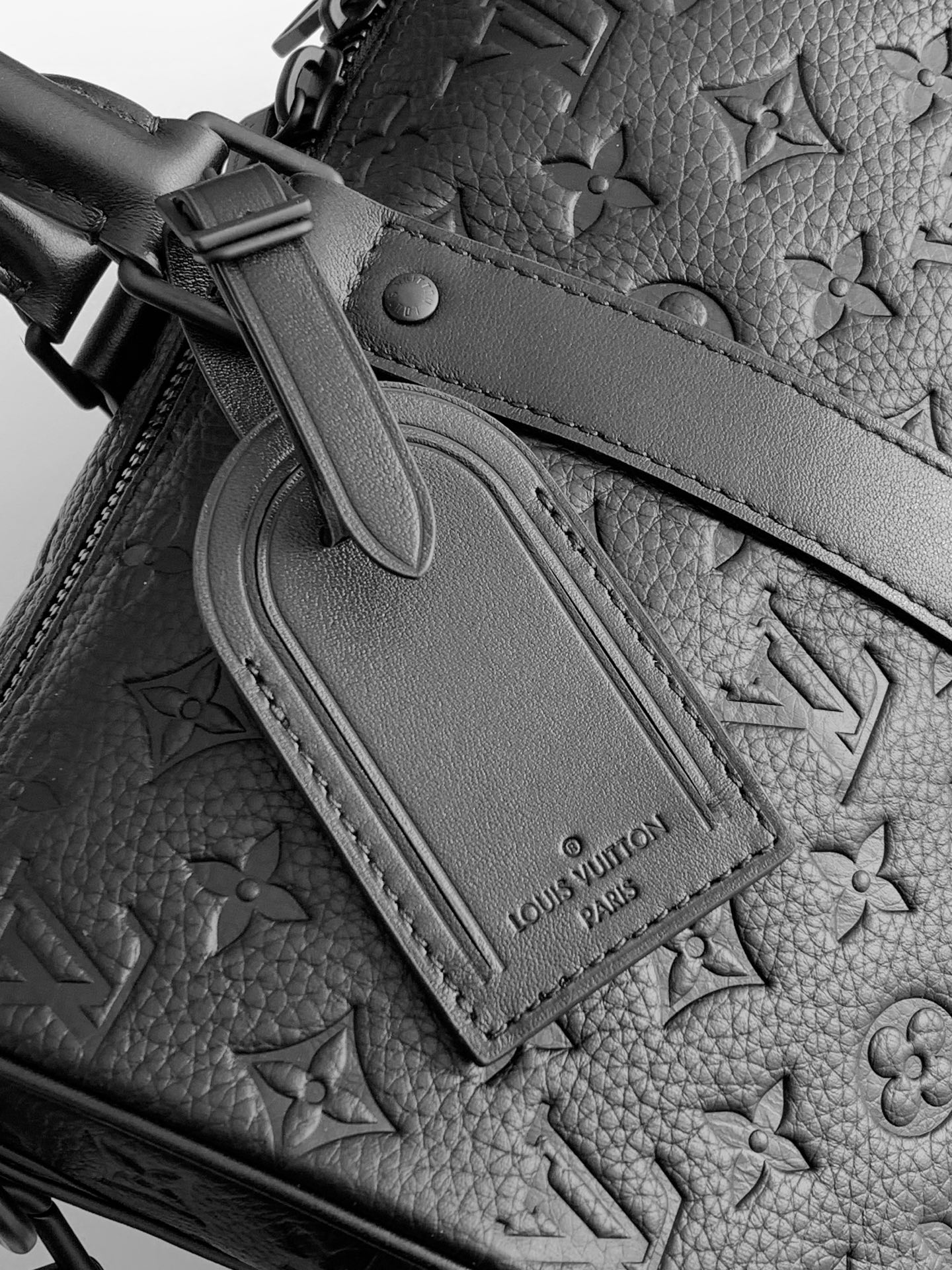 Louis Vuitton Keepall Bandoulière 35 Travel Bag in Monogram Eclipse - Image 5