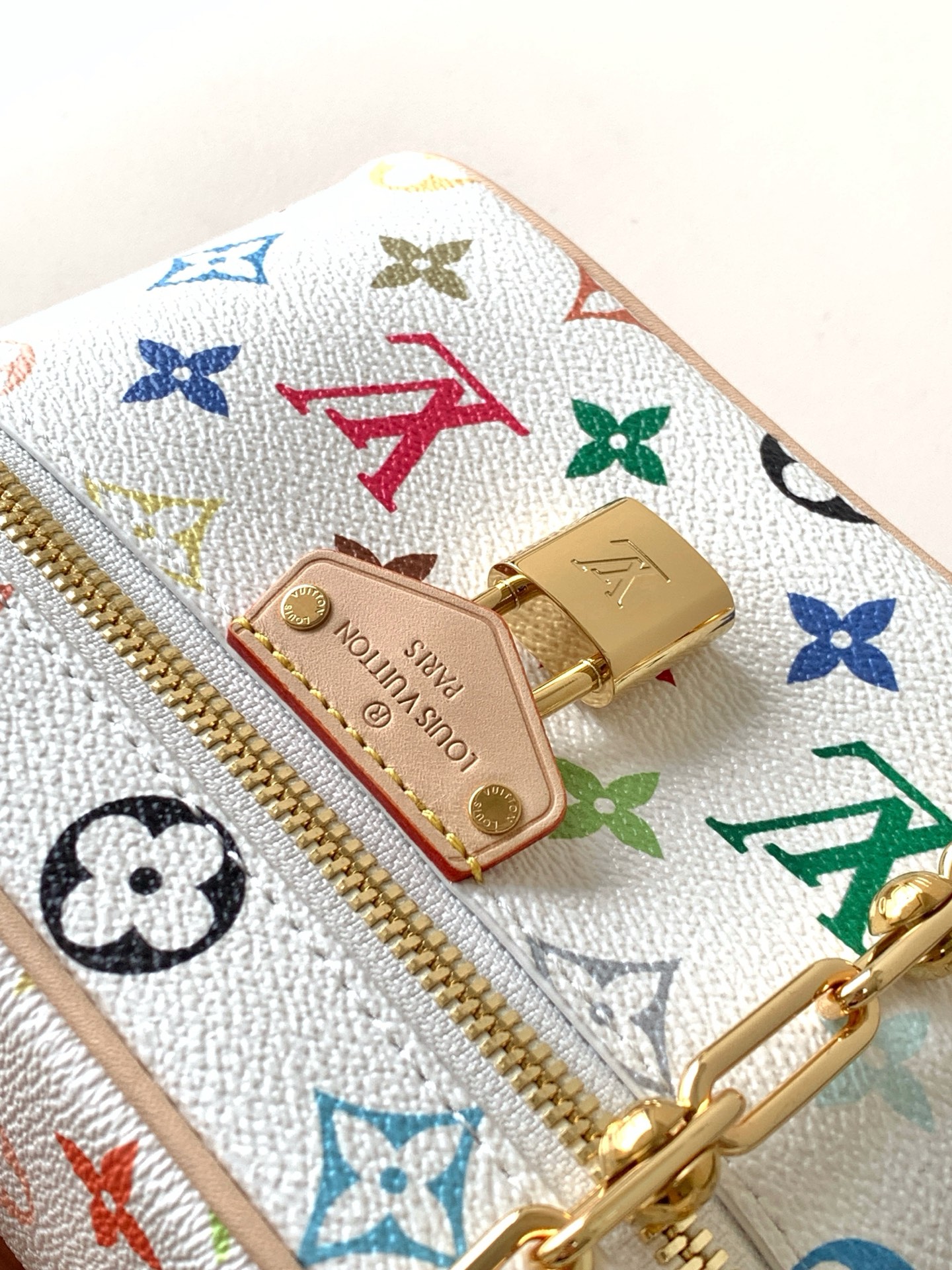 Louis Vuitton Vanity Pouch M13662 White Multicolor Monogram - Image 5