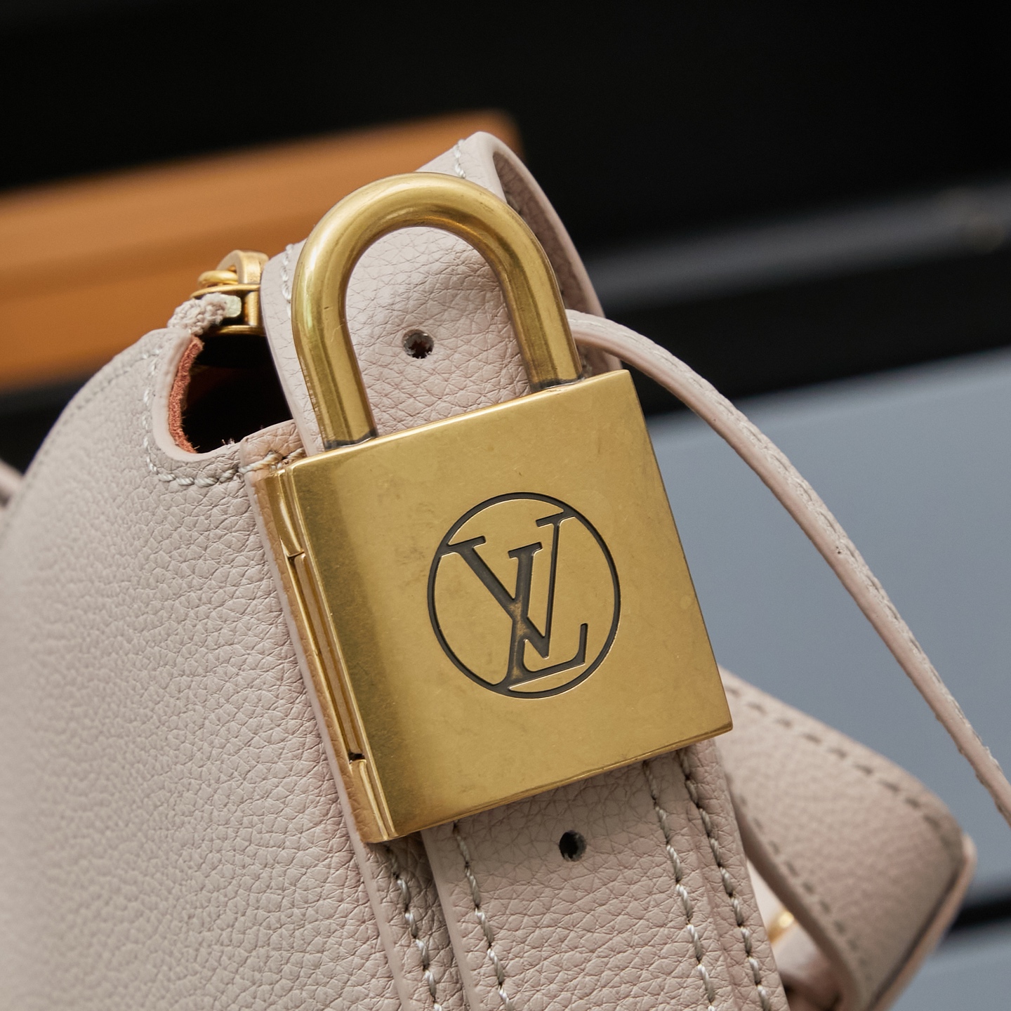 Louis Vuitton Low Key Cookie Shoulder Bag - Image 5