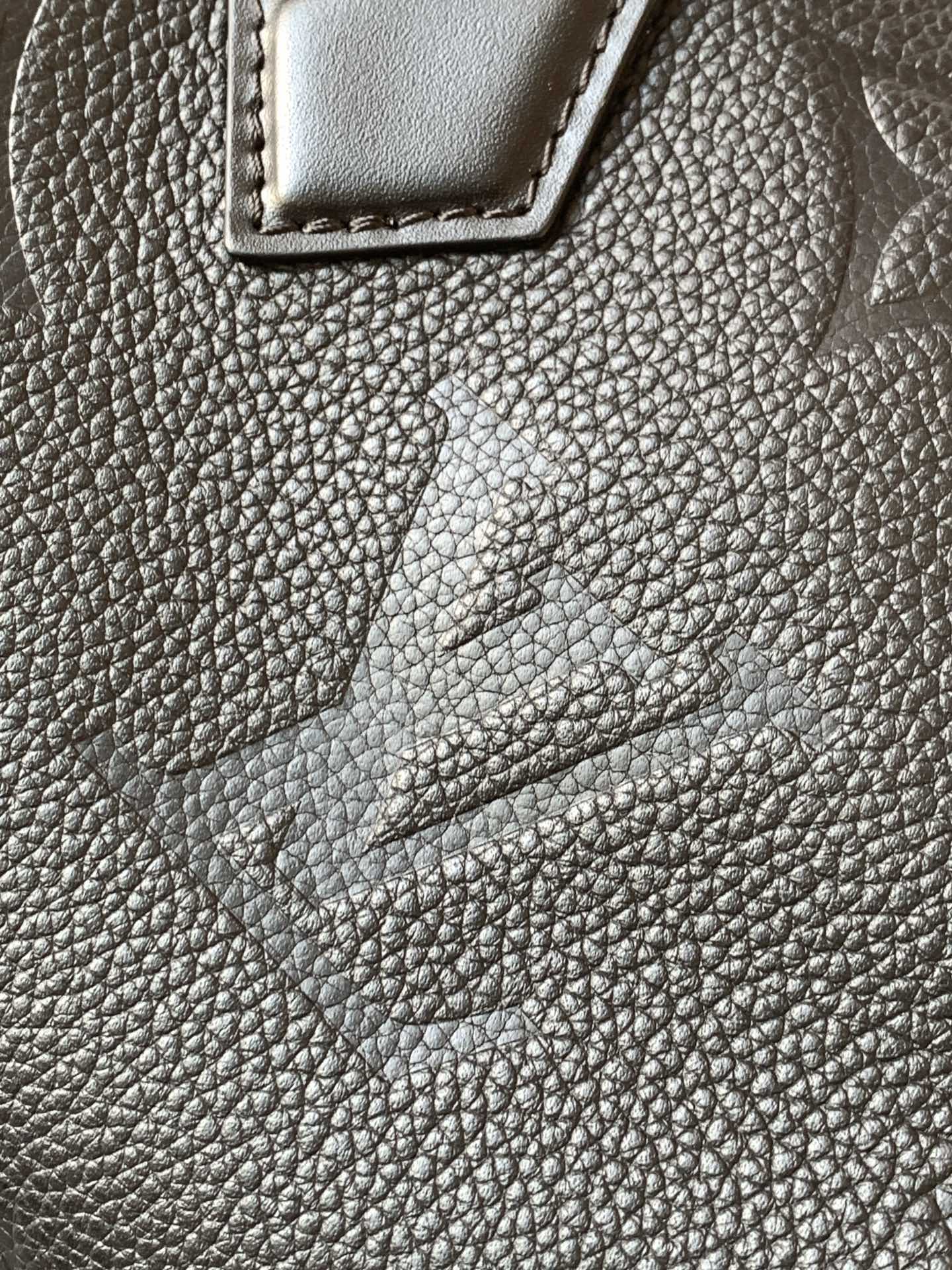 Louis Vuitton Speedy Bandoulière 20 Crossbody Bag - Image 5