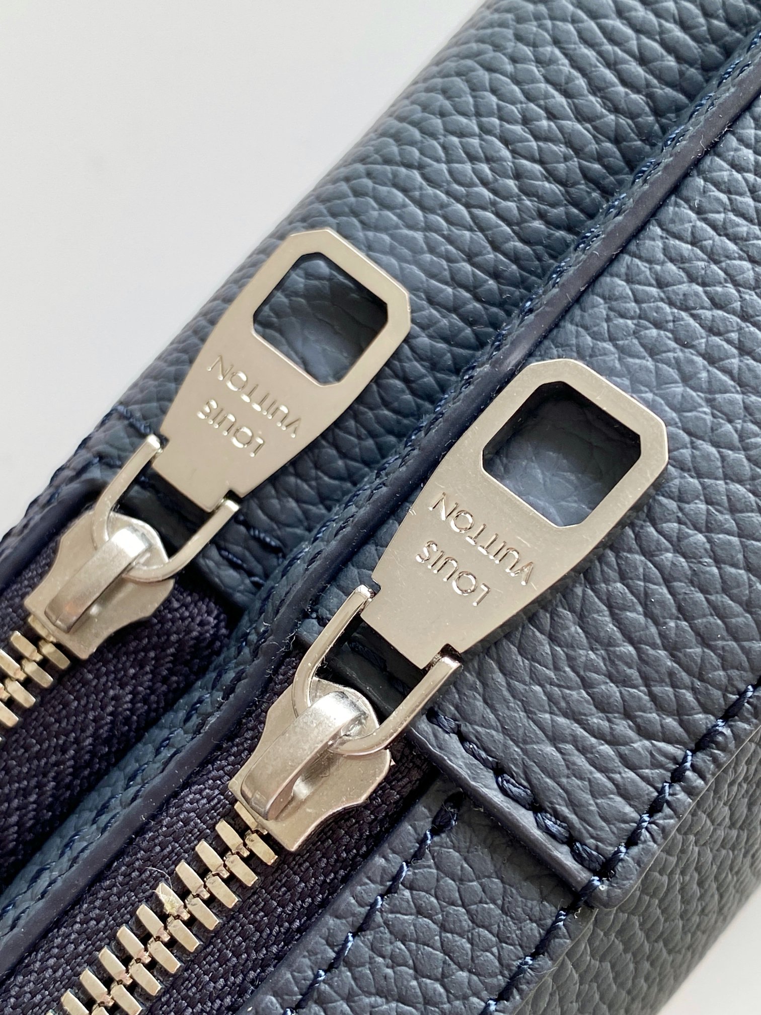 Louis Vuitton LV Aerogram Avenue Sling Bag PM - Image 5
