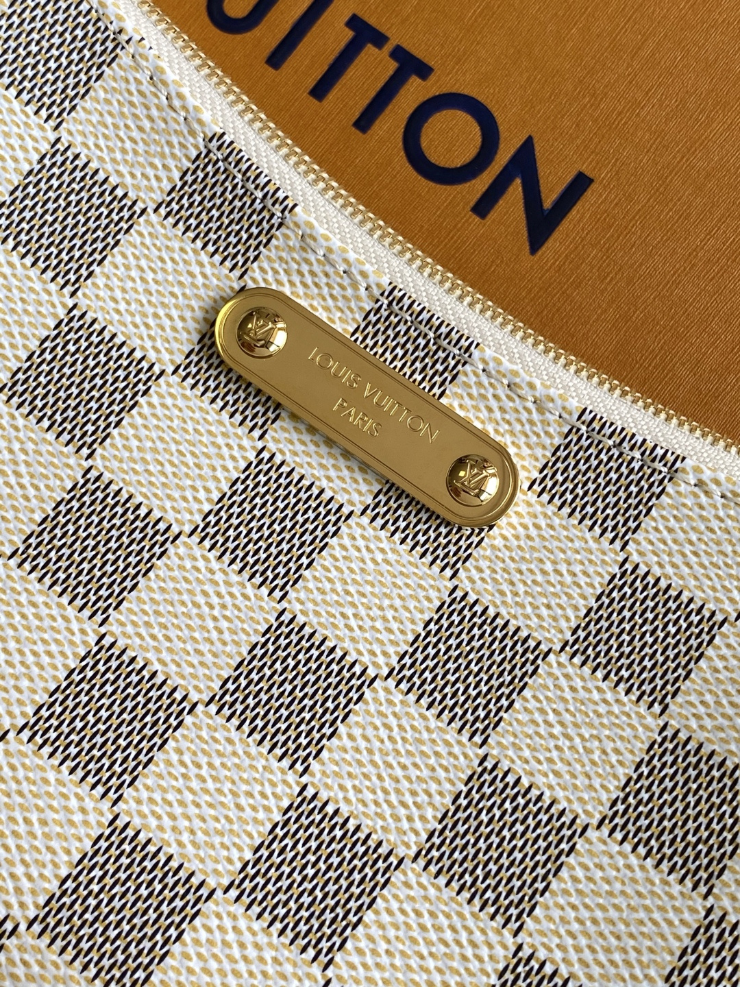 Louis Vuitton Pochette M83008 Monogram Crossbody Bag - Image 5