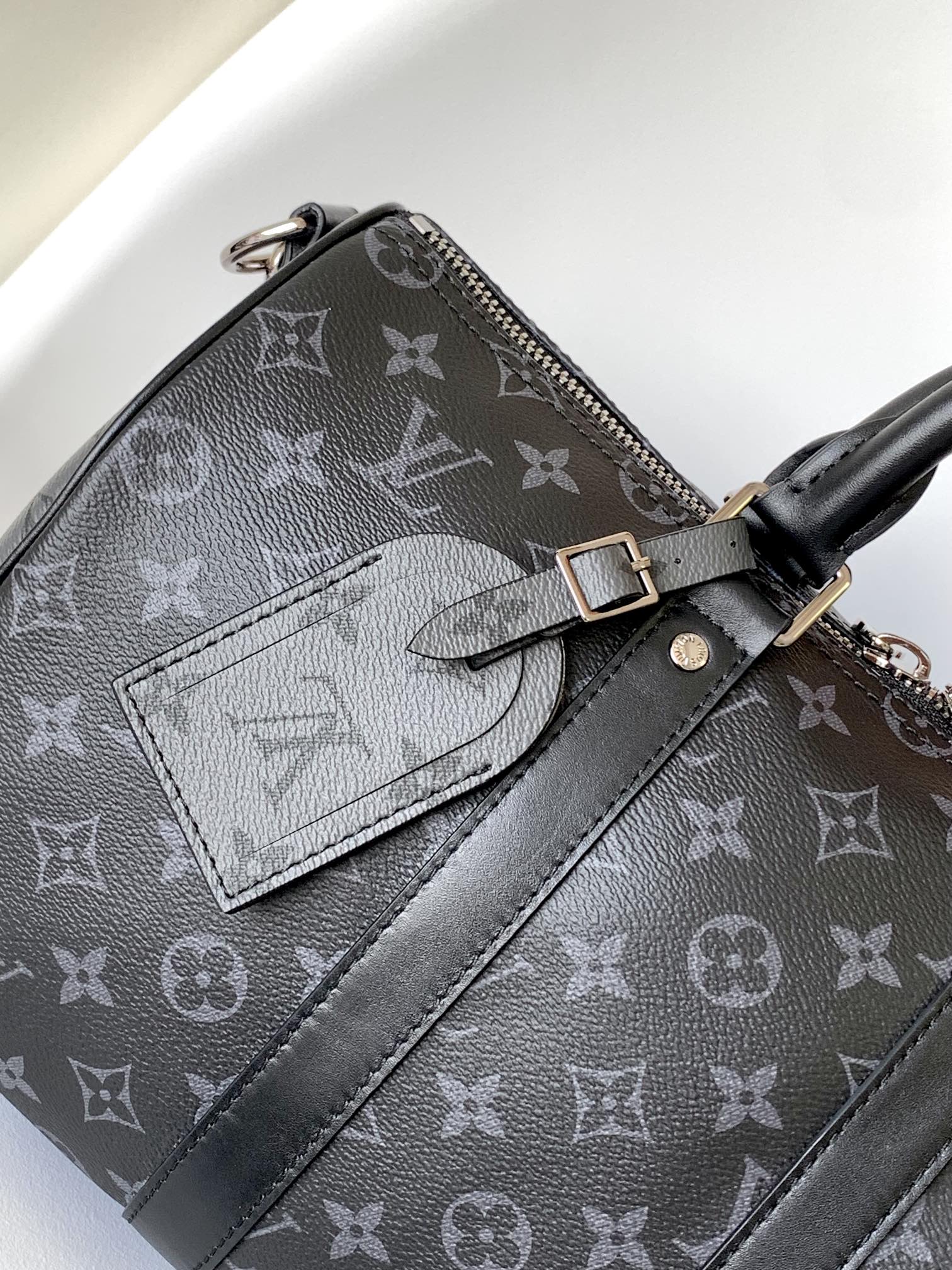 Louis Vuitton Keepall Bandoulière 35 Travel Bag in Monogram Eclipse Canvas - Image 5