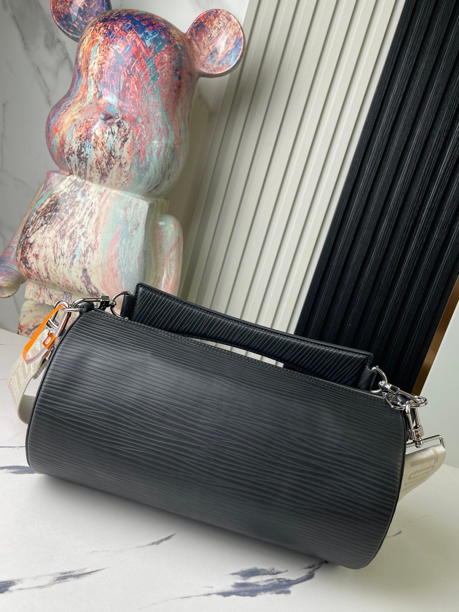 Louis Vuitton Soft Polochon Epi XL Leather Crossbody Bag M23092 - Image 5