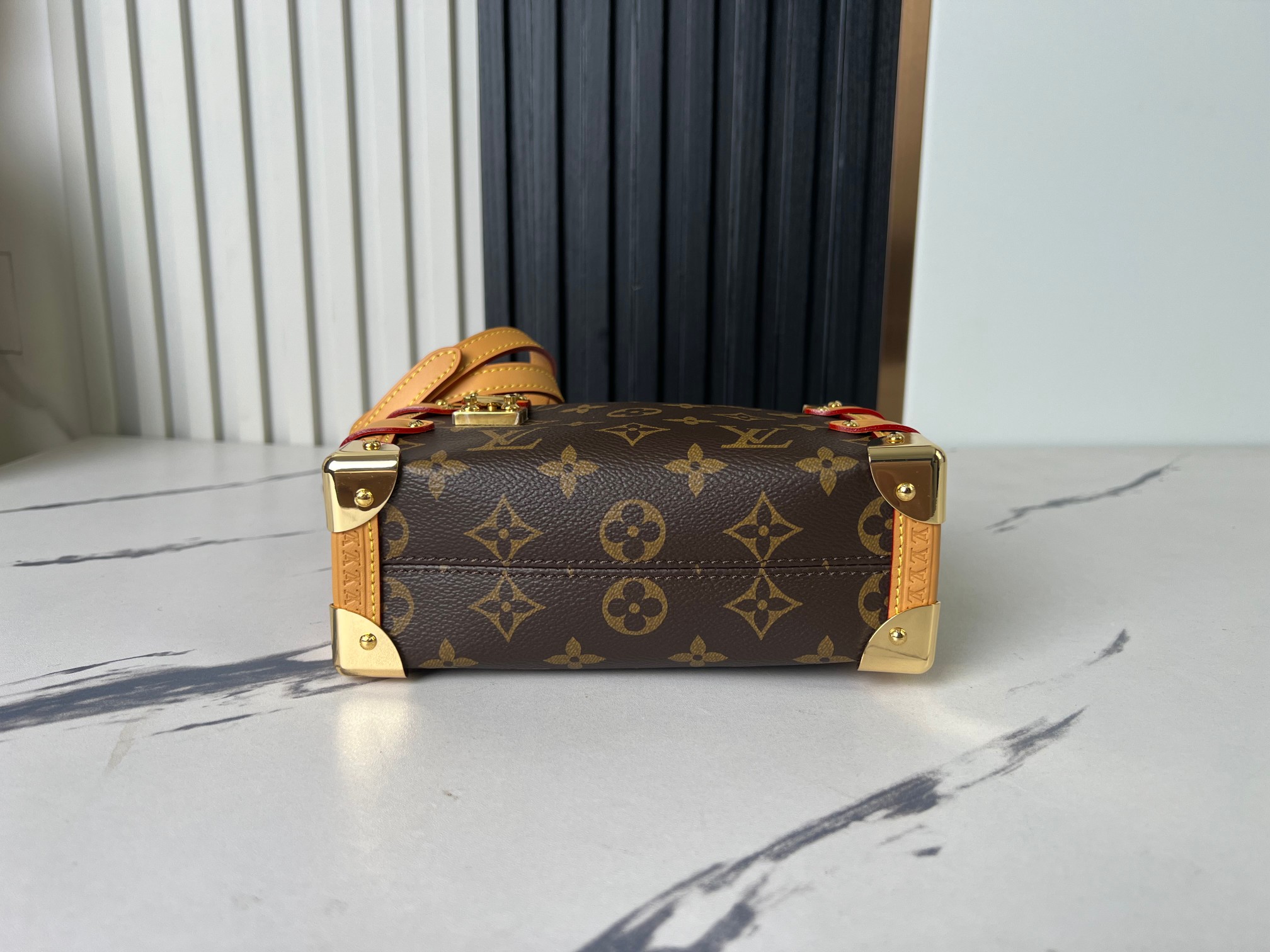 Louis Vuitton Monogram Box-Style Handbag M46815 - Image 5