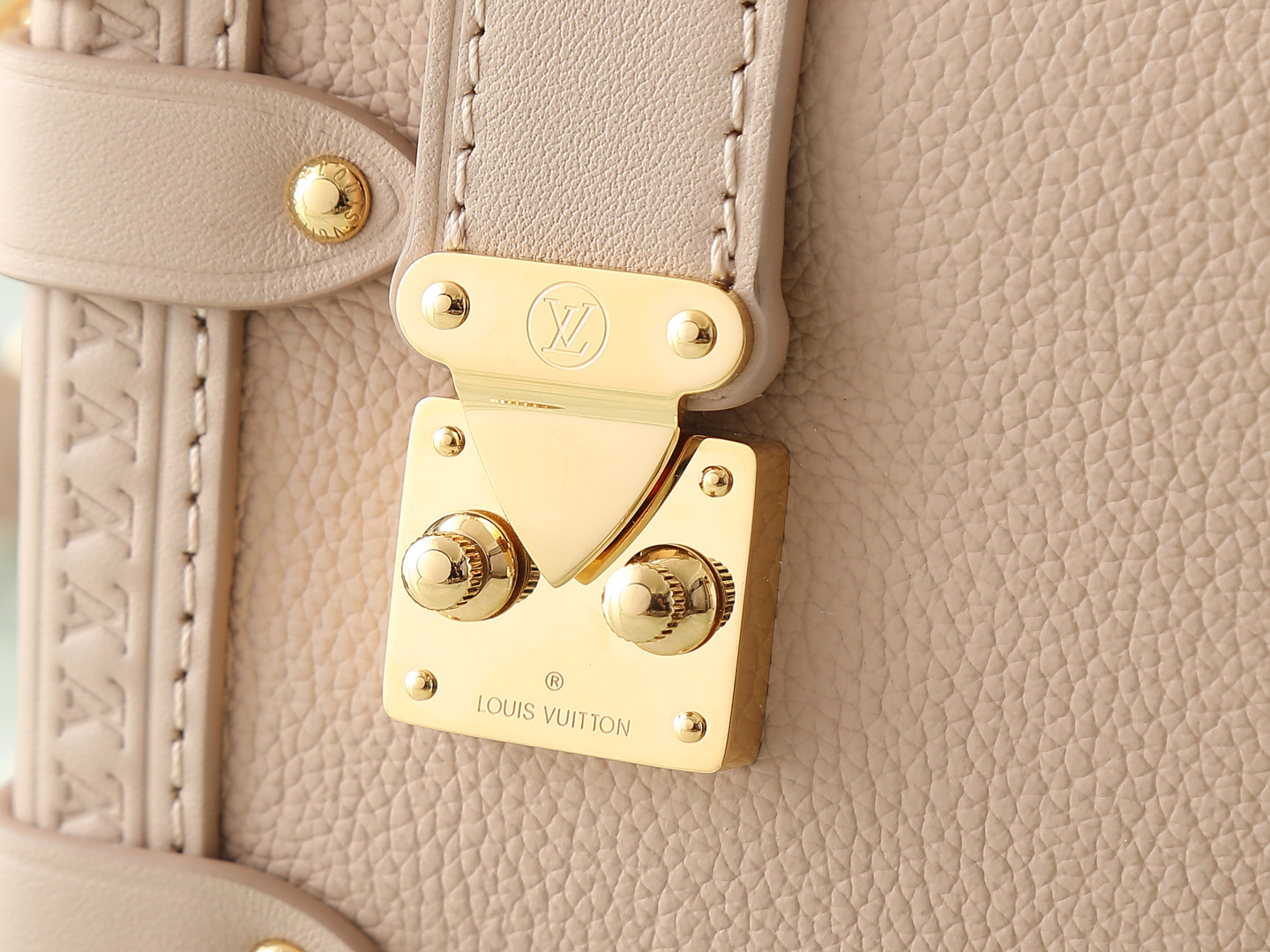 Louis Vuitton Side Trunk PM Small Crossbody Bag in Beige Leather - Image 5