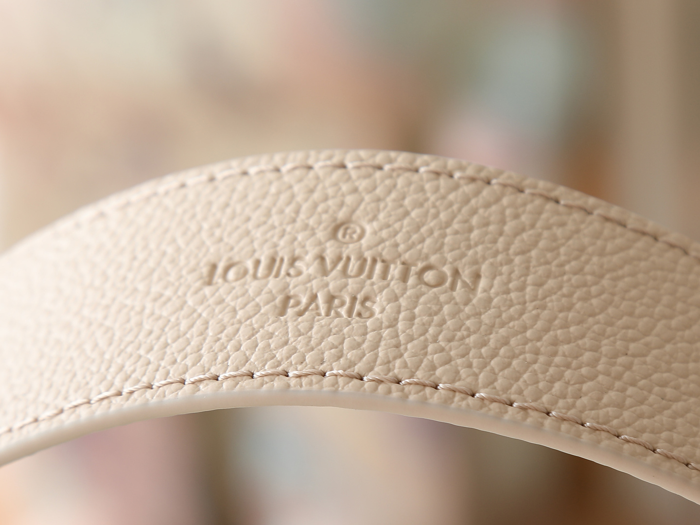 Louis Vuitton CarryAll Beige Leather Tote Bag - Image 5