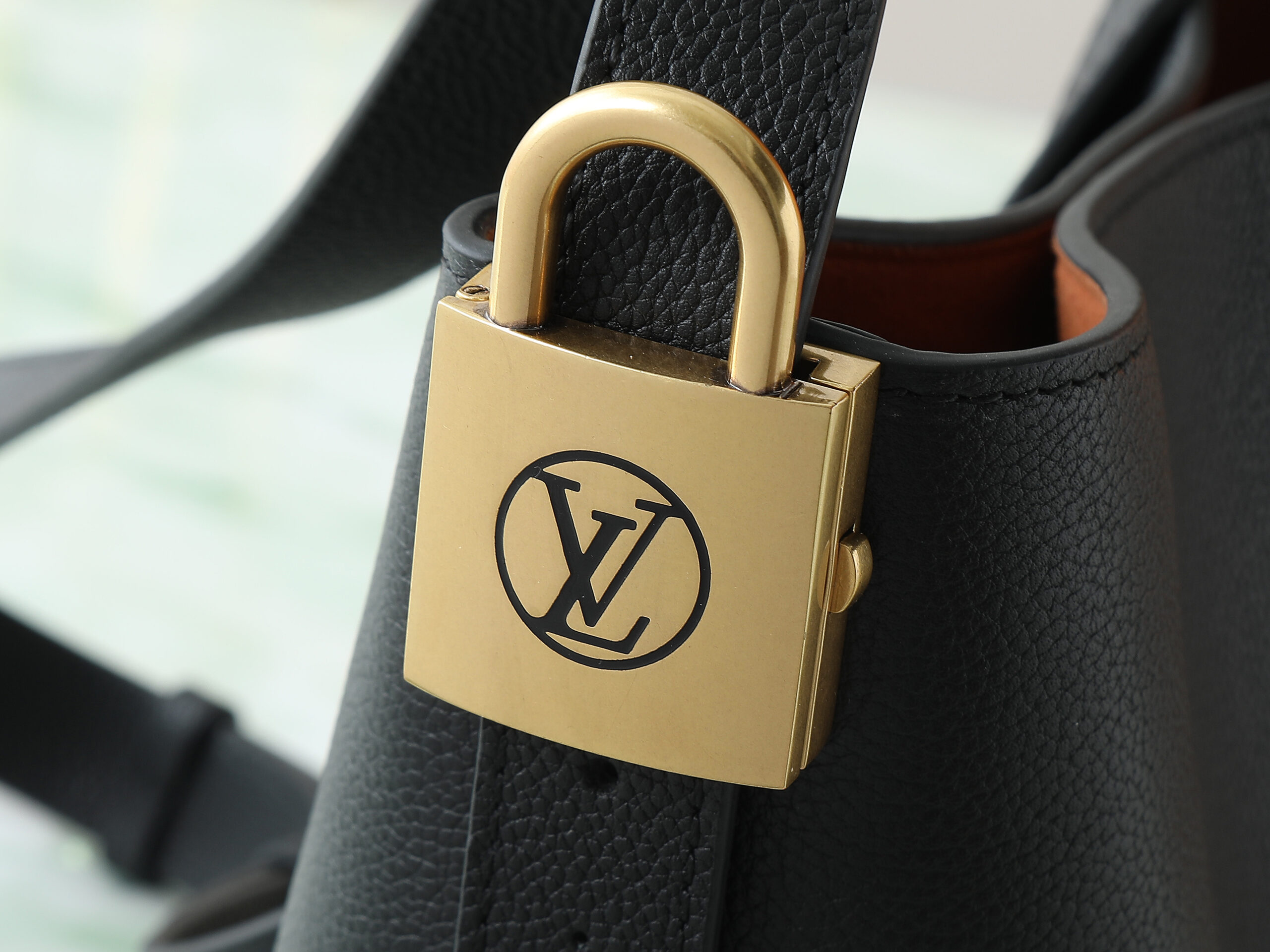Louis Vuitton All In BB Bucket Bag M25543 in Black - Image 5