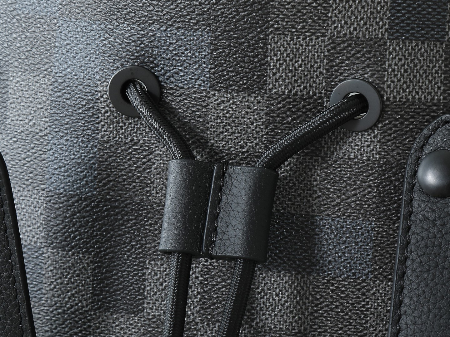 Louis Vuitton Christopher MM Backpack in Damoflage Black Canvas - Image 5