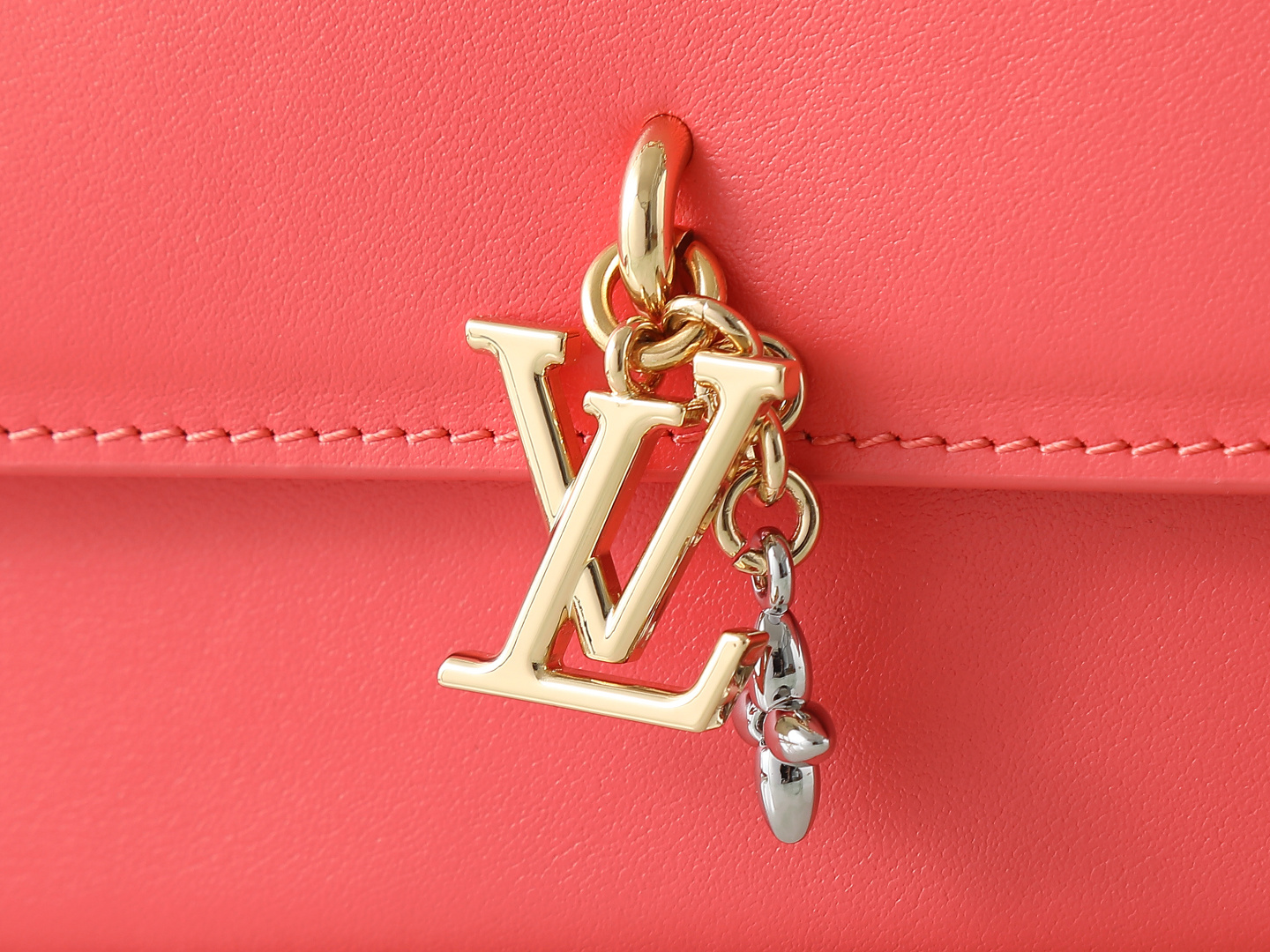 Louis Vuitton LV Bloom Wallet on Chain in Coral Leather - Image 5
