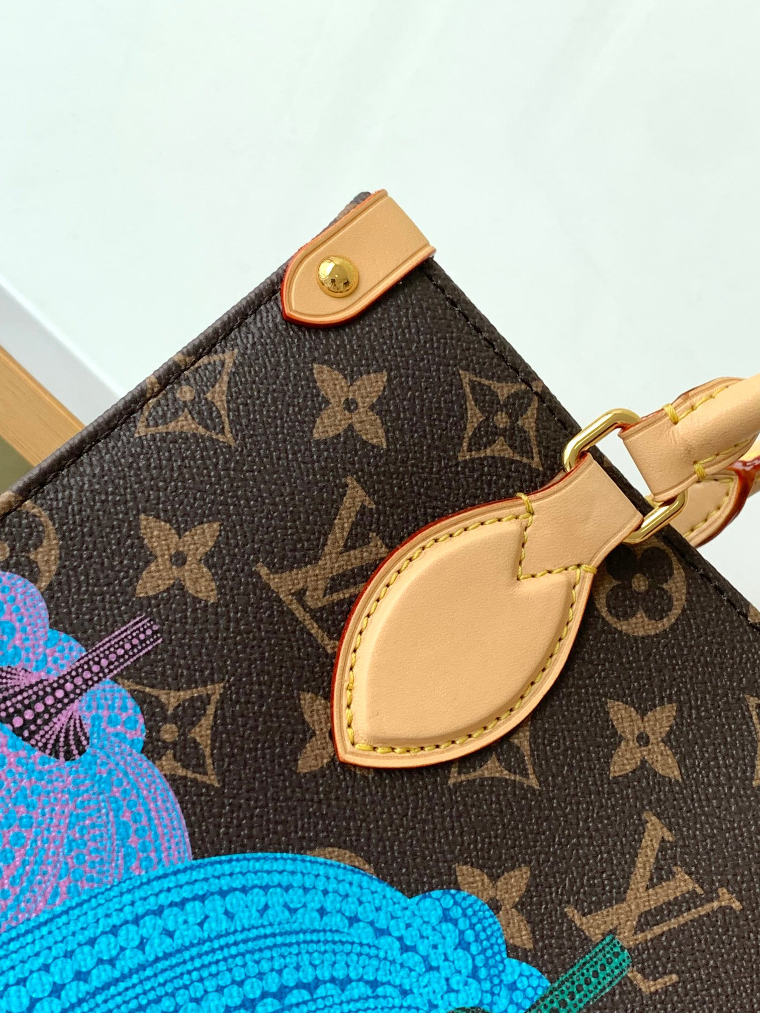Louis Vuitton OnTheGo Small Handbag with Yayoi Kusama Monogram Canvas - Image 5