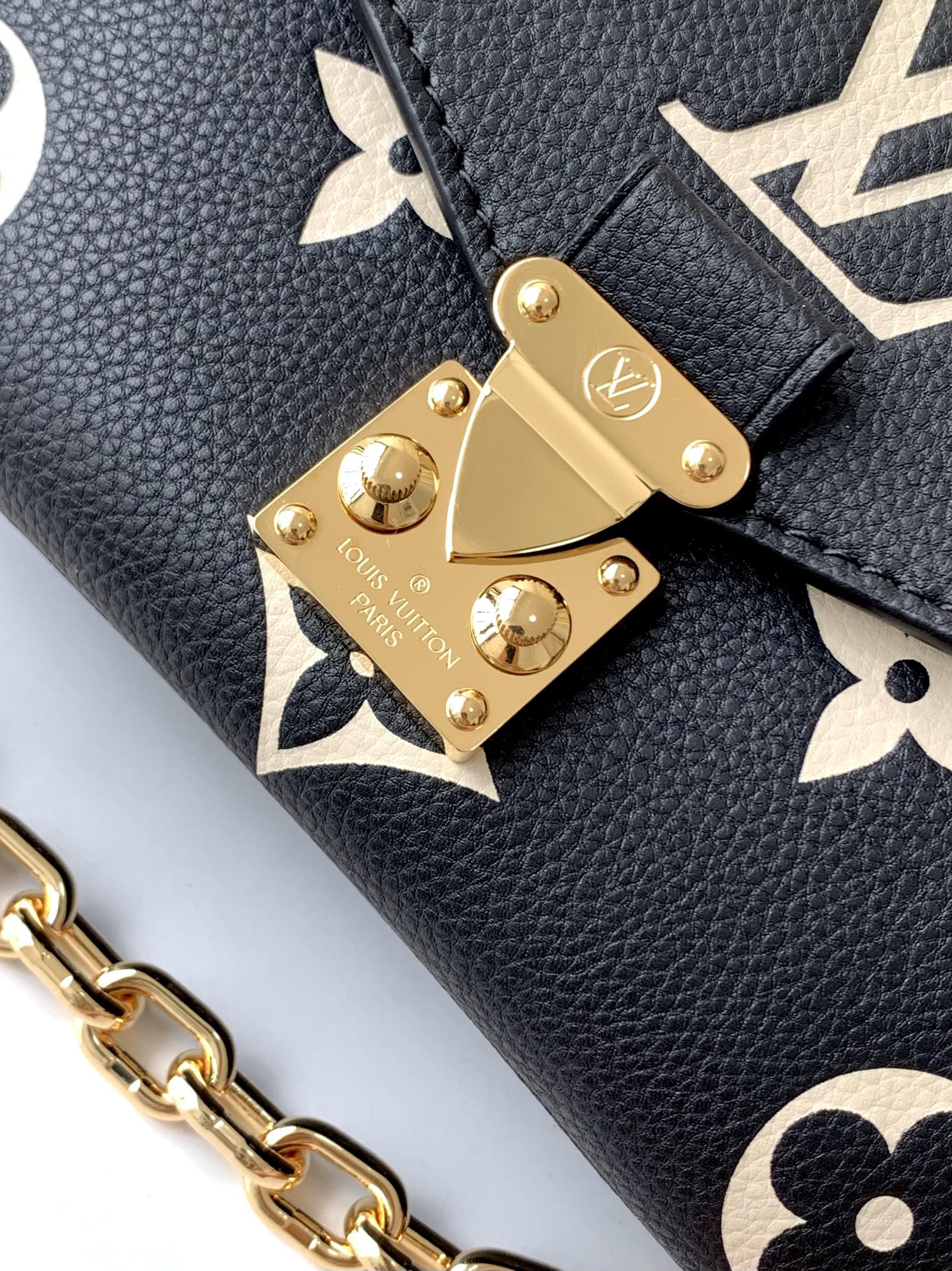 Louis Vuitton Pochette Metis East West Crossbody Bag - Image 5