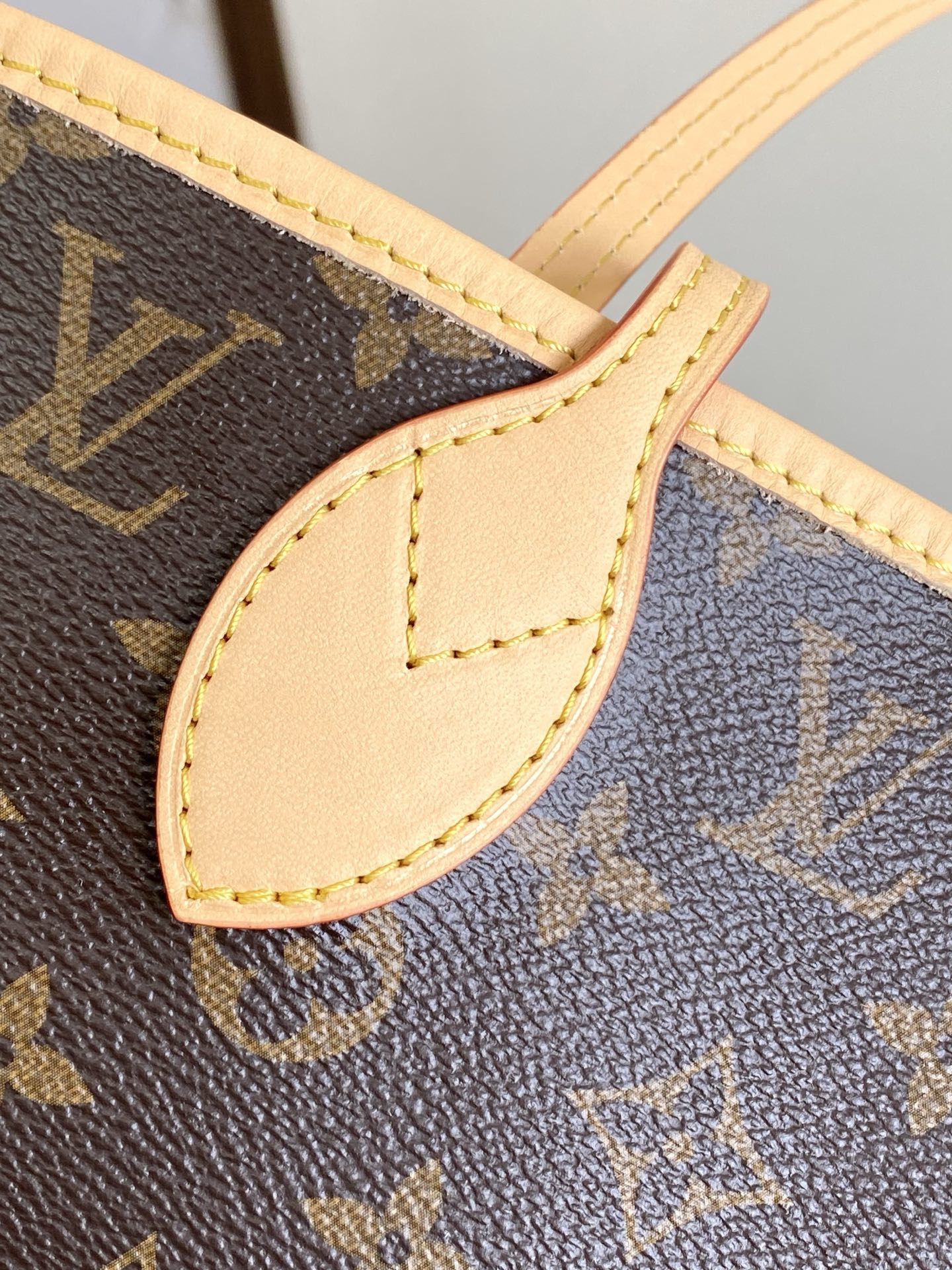 Louis Vuitton Neverfull MM Tote Bag M13271 - Image 5
