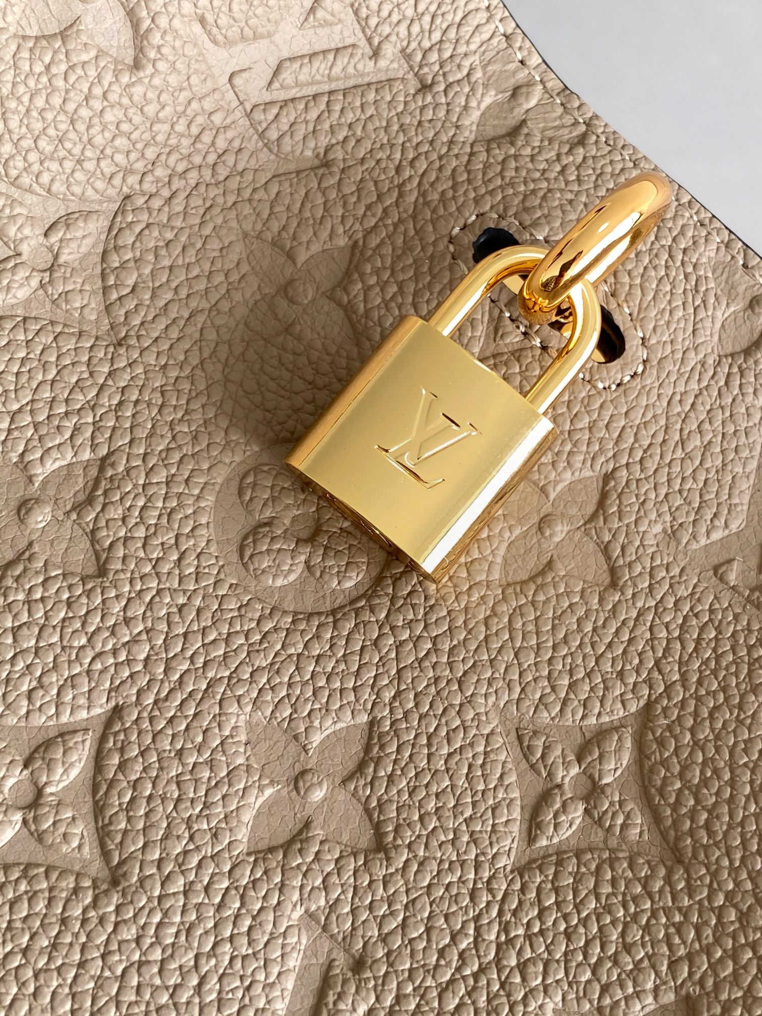 Louis Vuitton Anytime Medium Handbag in Monogram Empreinte Leather - Image 5