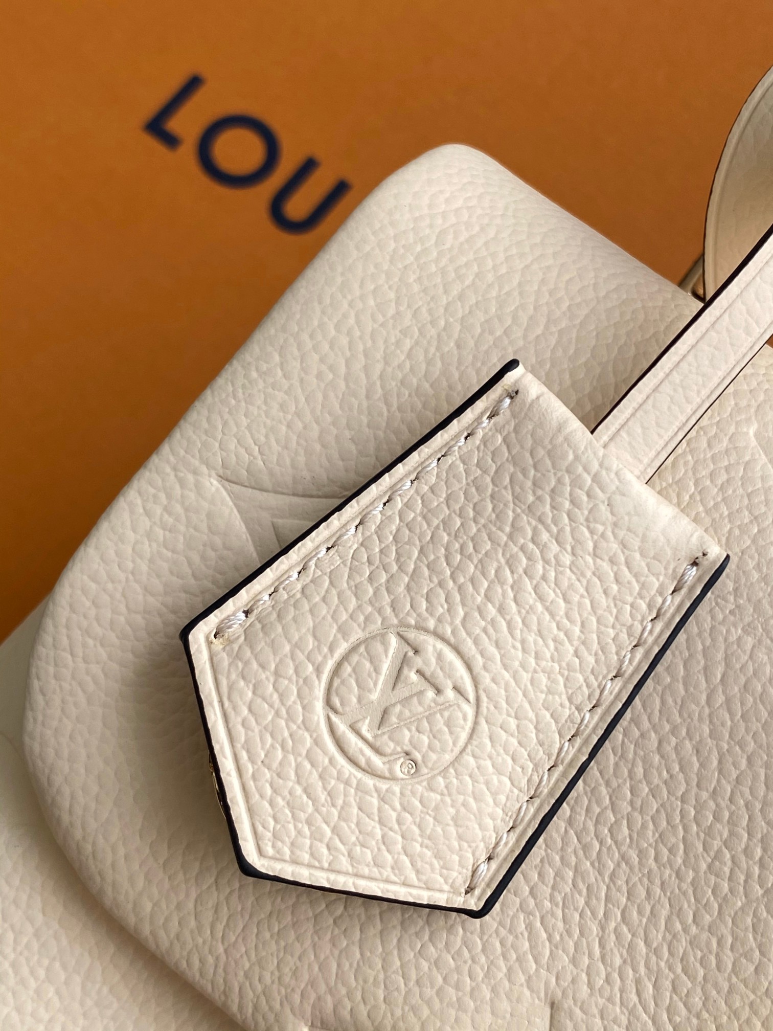 Louis Vuitton Madeleine BB Handbag - Image 5