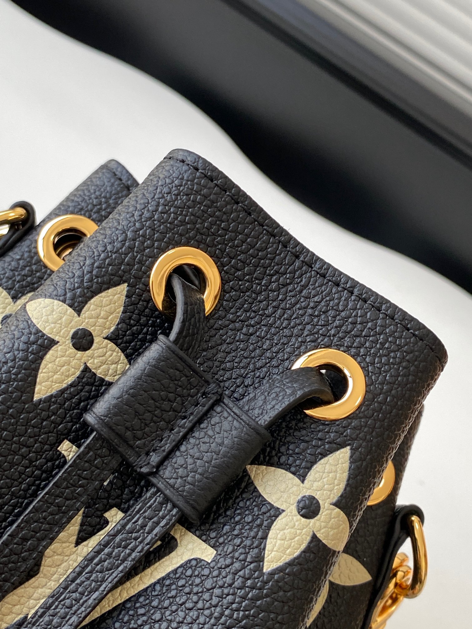 Louis Vuitton Nano Noé M46291 Monogram Empreinte Leather Shoulder Bag - Image 5