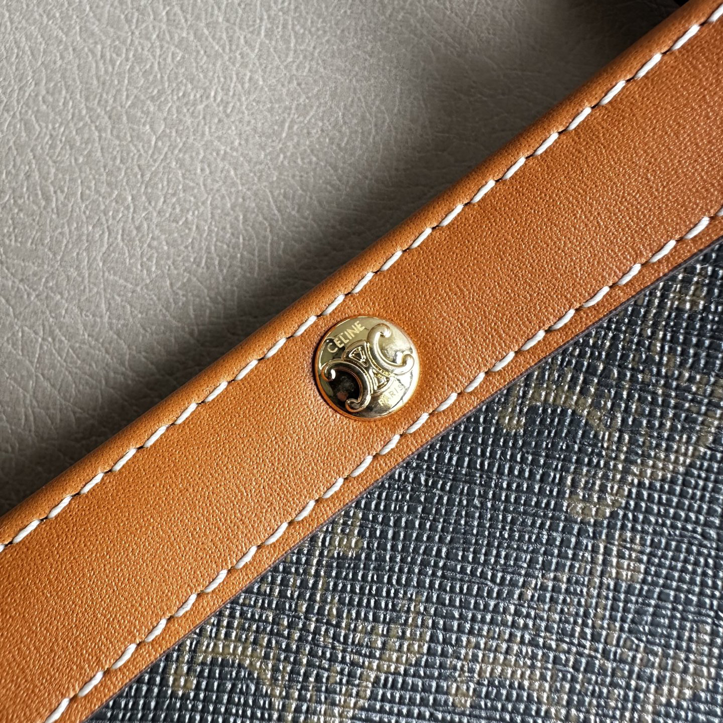 FLAT SHOER Logo-Print Leather Tote Bag - Image 5