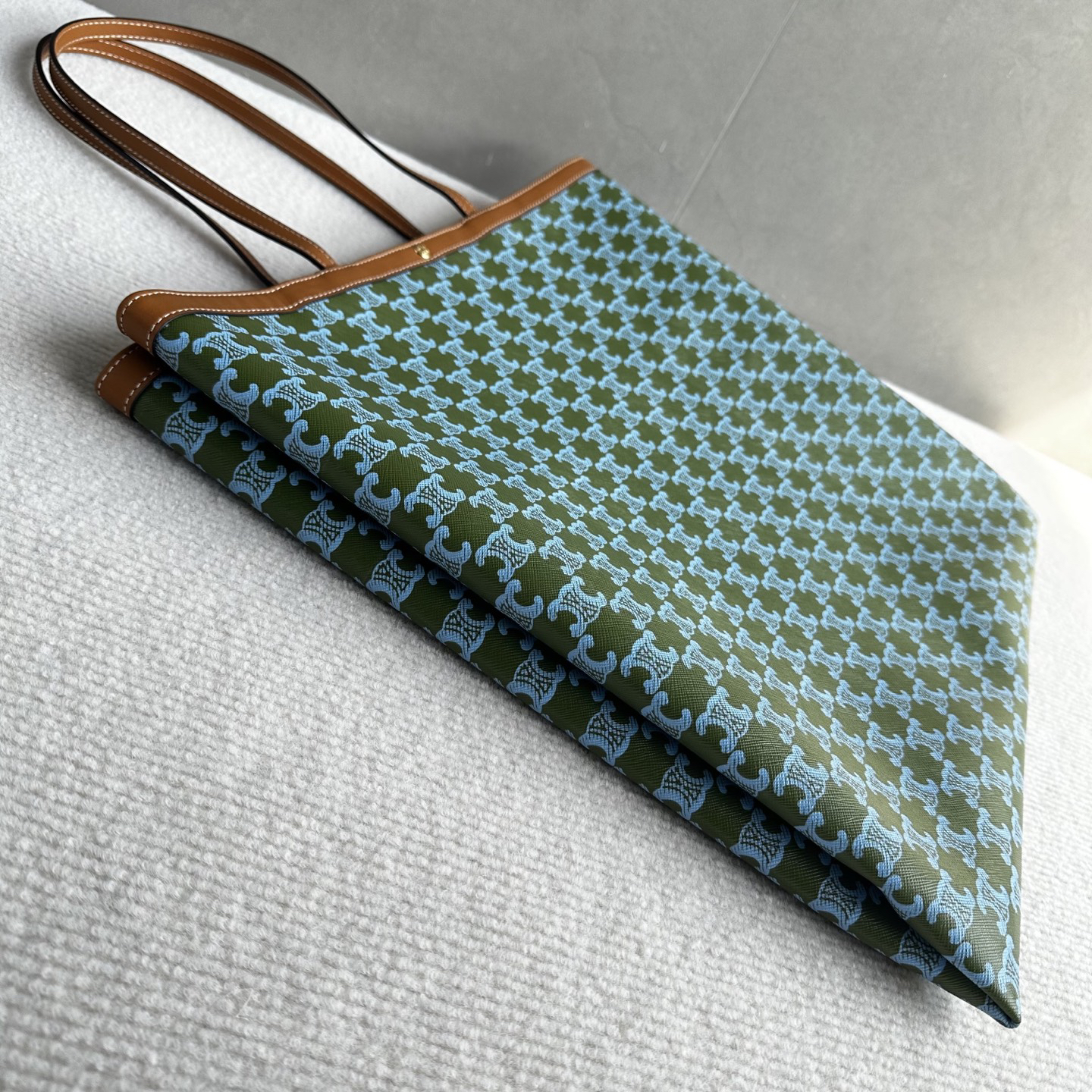 FLAT SHOER Logo-Print Oversized Tote Bag - Image 5