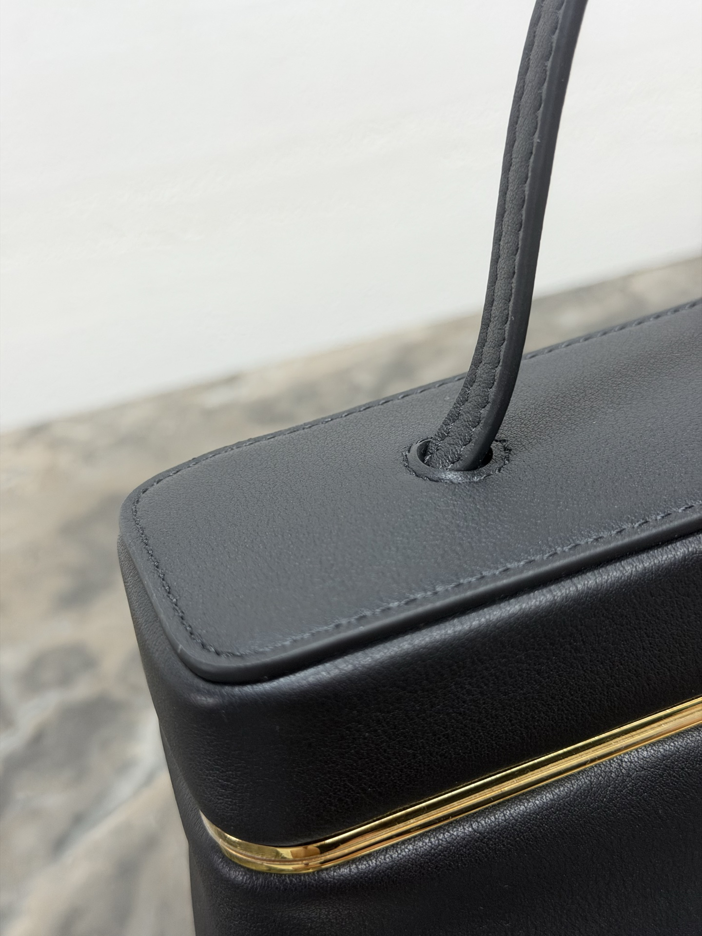 TRIOME Rectangle Handbag in Cowhide Leather - Image 5