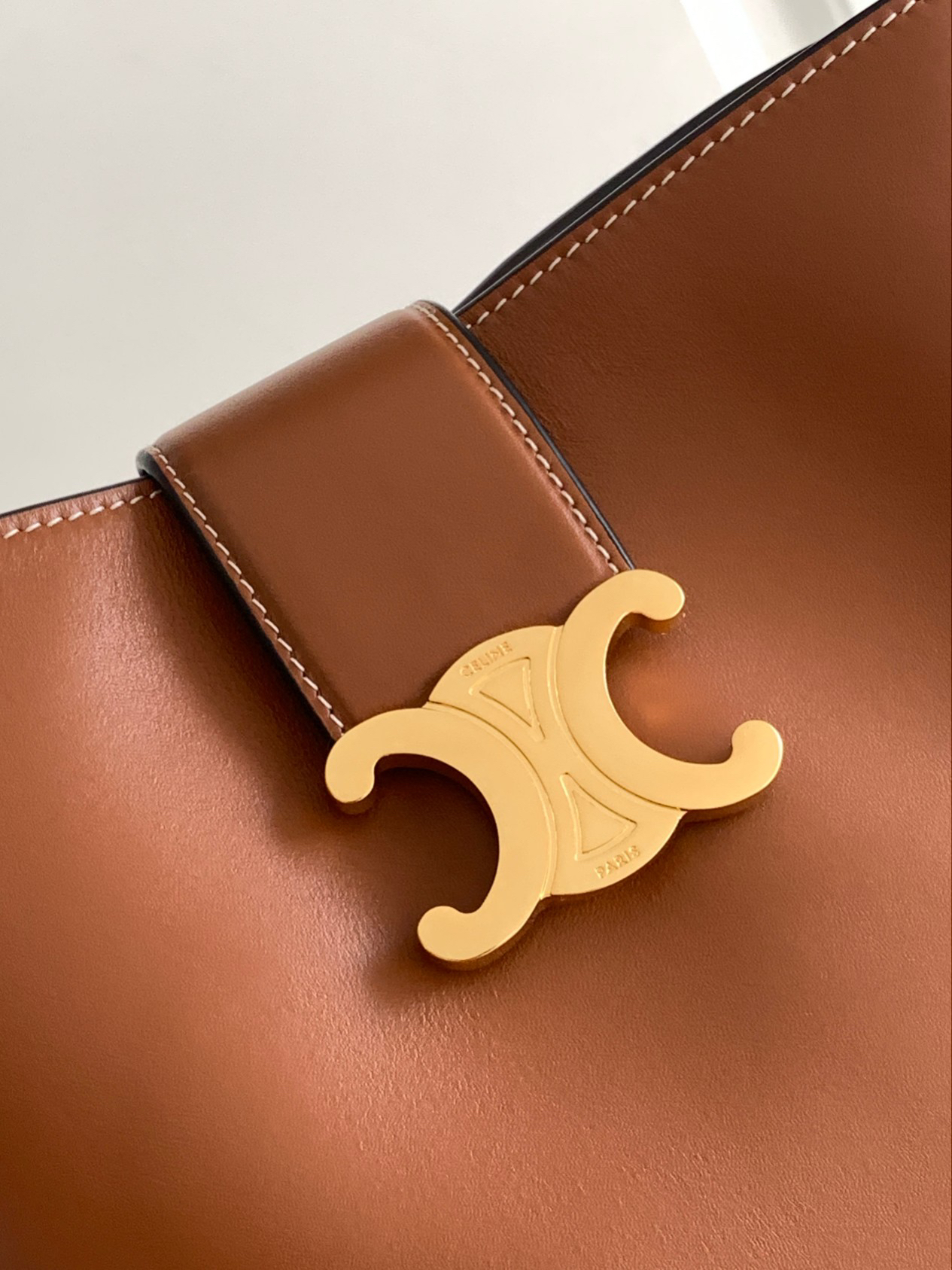 CELINE Louise Medium Smooth Calfskin Leather Handbag - Image 5