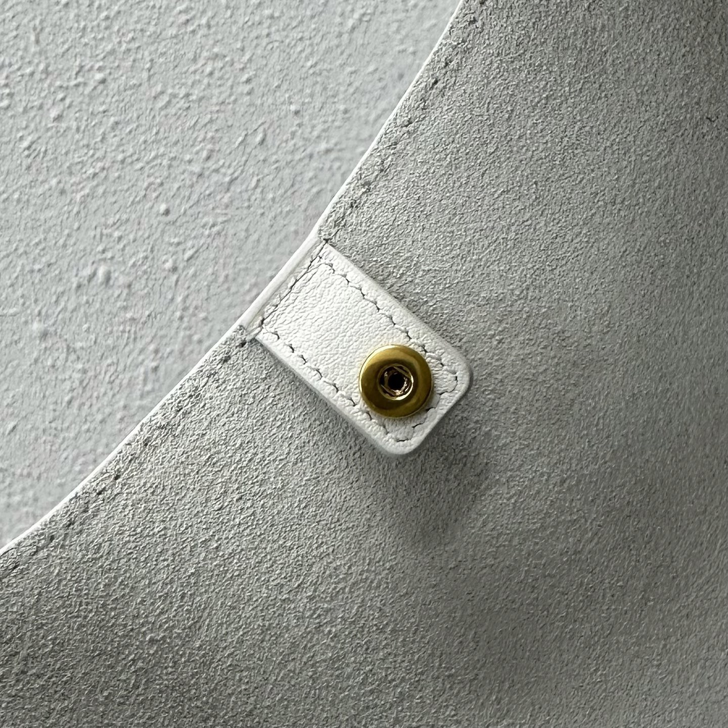 White Leather Hobo Crossbody Bag - Image 5