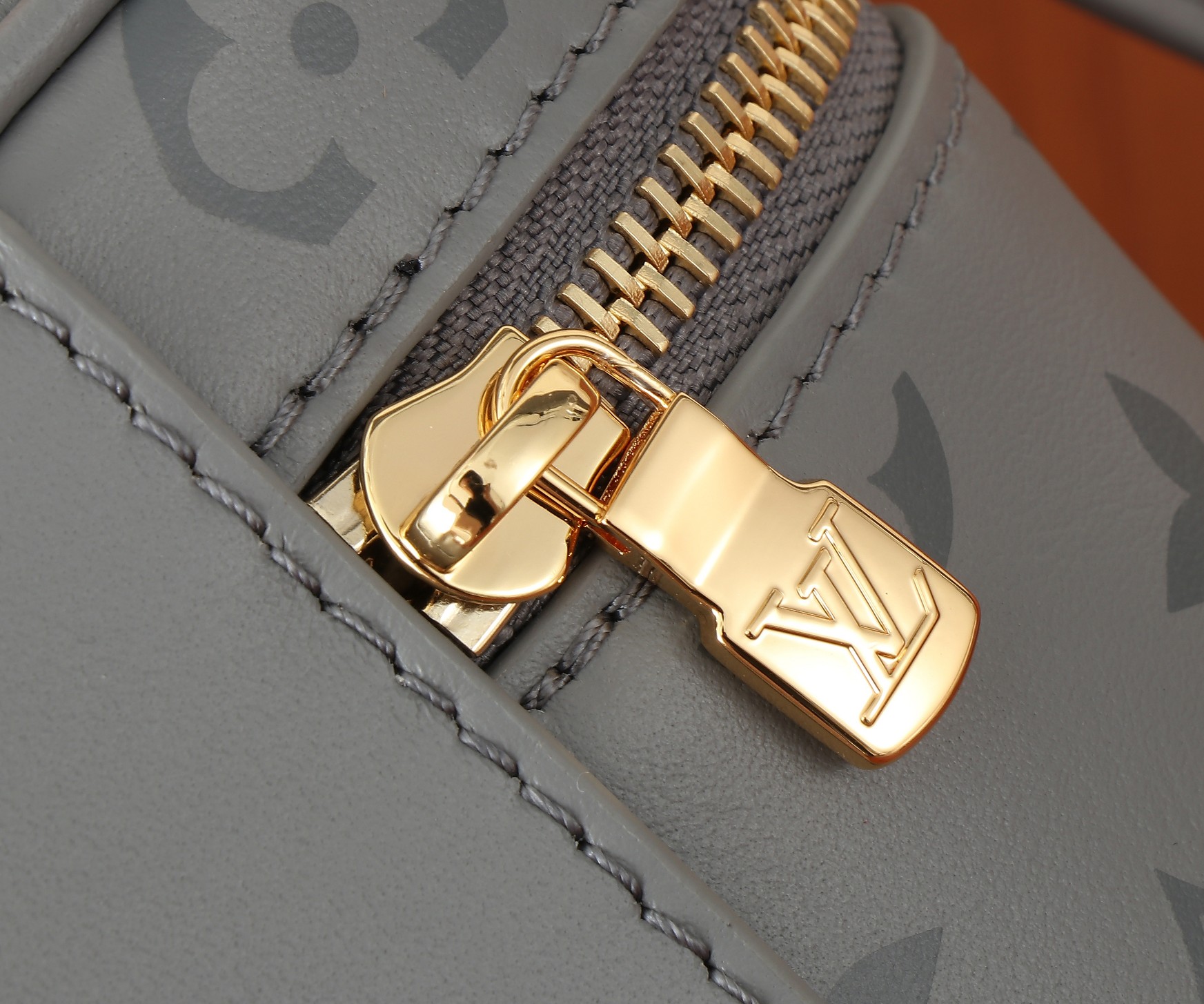 Louis Vuitton Vanity Chain Pouch M12427 - Image 5