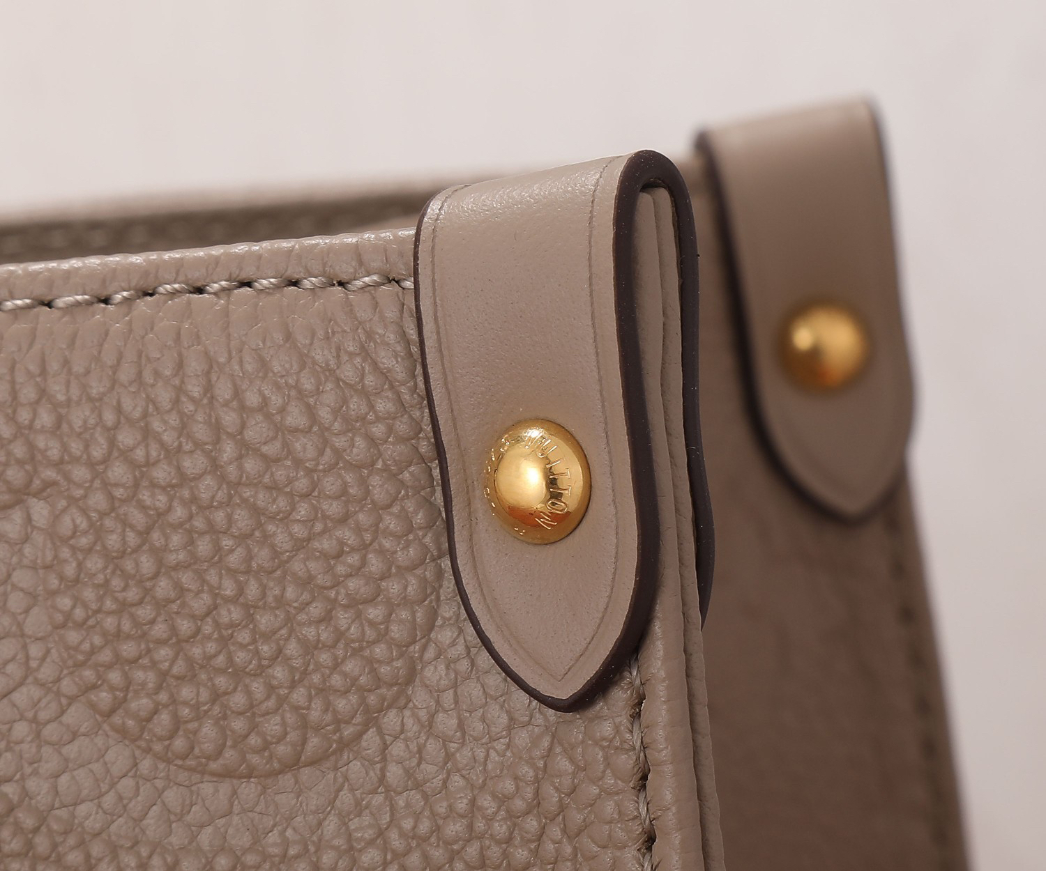 Louis Vuitton OnTheGo Medium Monogram Tote Bag - Image 5