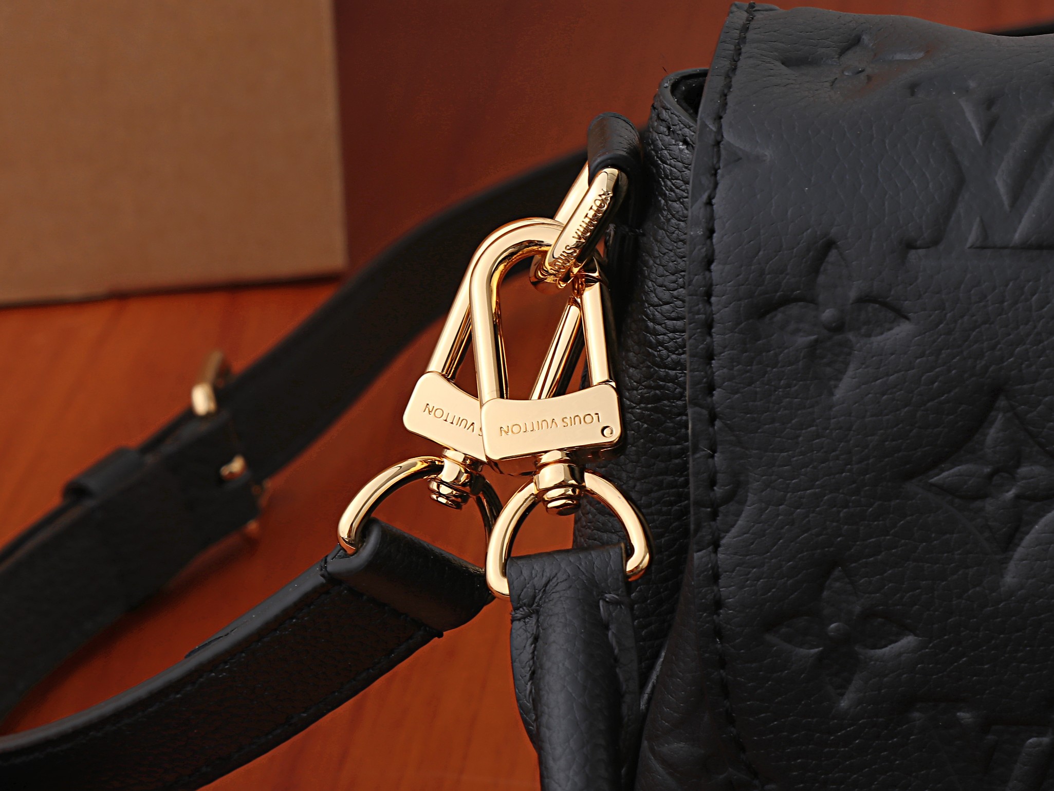 Louis Vuitton Pochette Metis Soft Small Crossbody Bag - Image 5