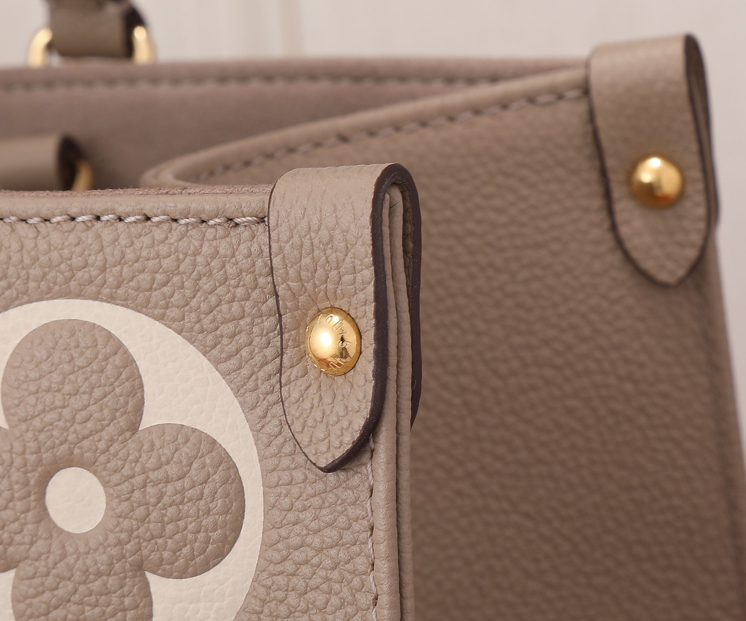 Louis Vuitton OnTheGo Medium Monogram Tote Bag - Image 5