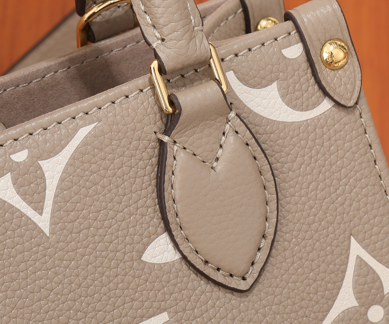 Louis Vuitton OnTheGo BB Monogram Empreinte Leather Handbag - Image 5