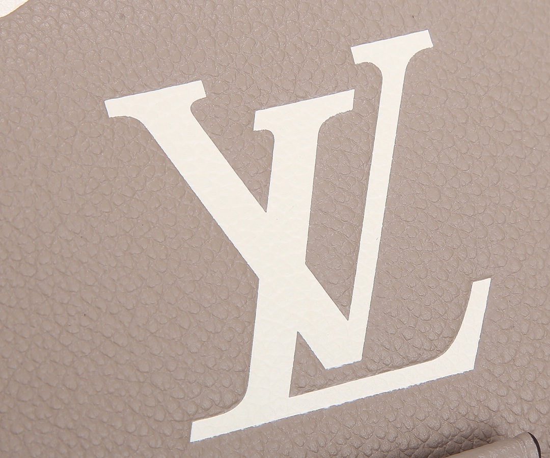 Louis Vuitton Favorite Monogram Empreinte Crossbody Bag - Image 5