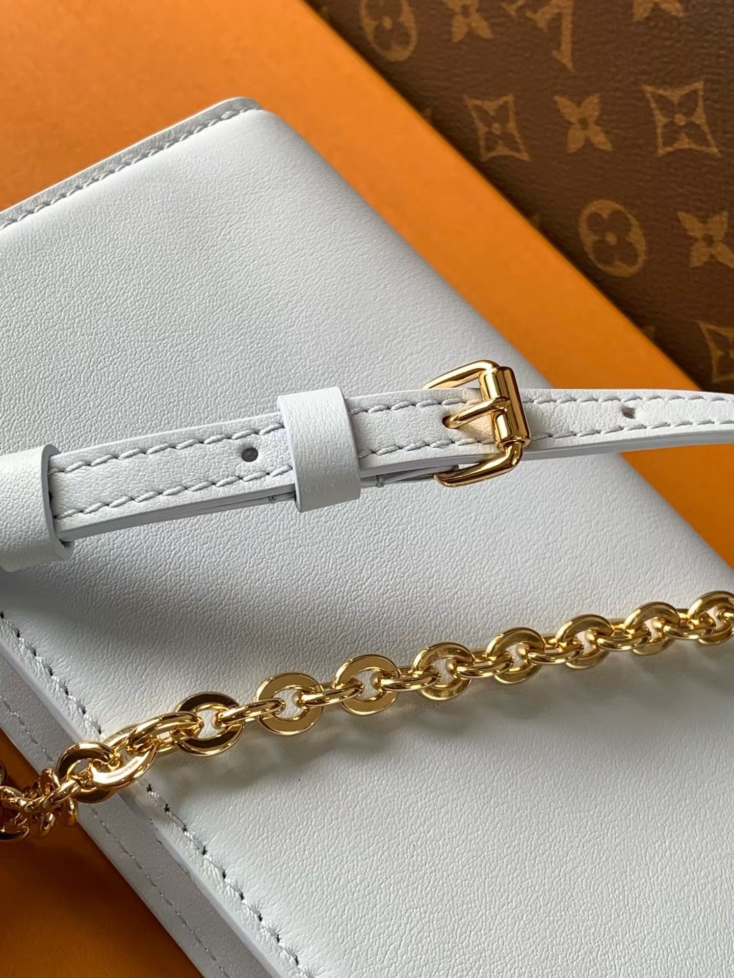 Louis Vuitton LV Bloom Wallet On Chain M14547 - Image 5