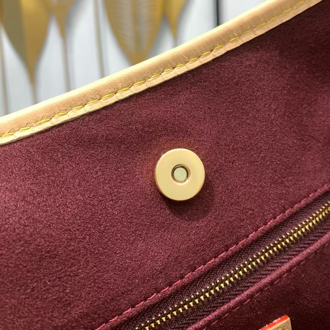Louis Vuitton Artsy Handbag M25877 - Image 5