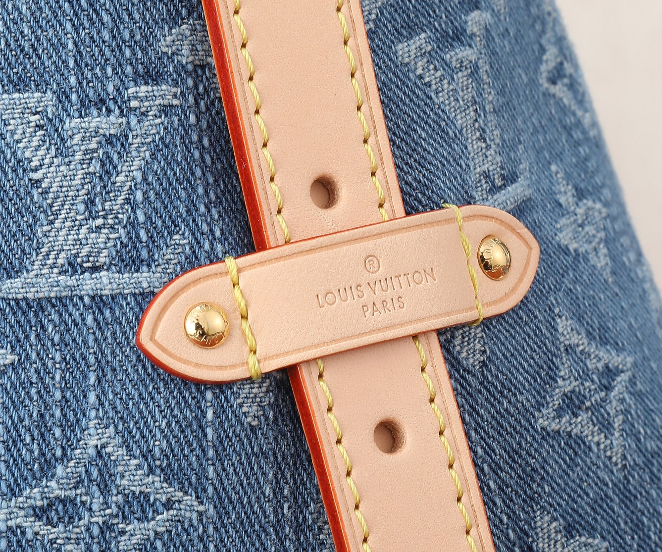 Louis Vuitton CarryAll MM Handbag in Monogram Denim - Image 5