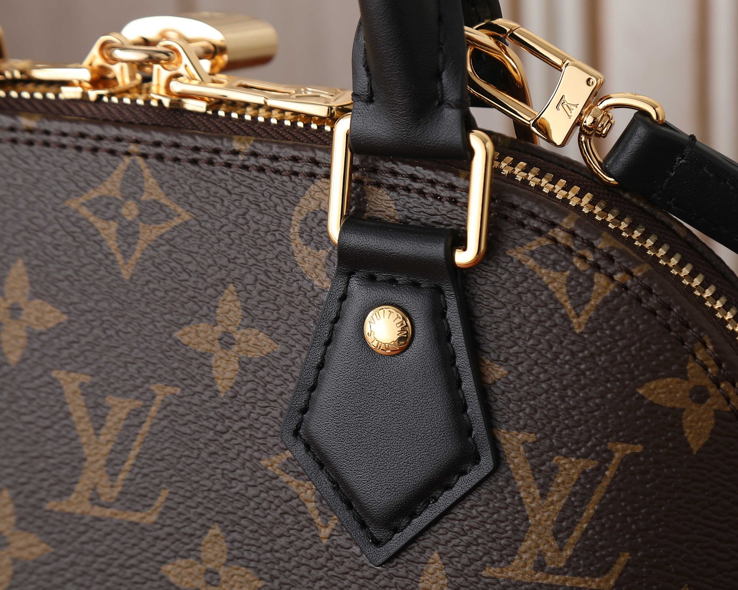 Louis Vuitton Alma BB Monogram Canvas Crossbody Bag - Image 5