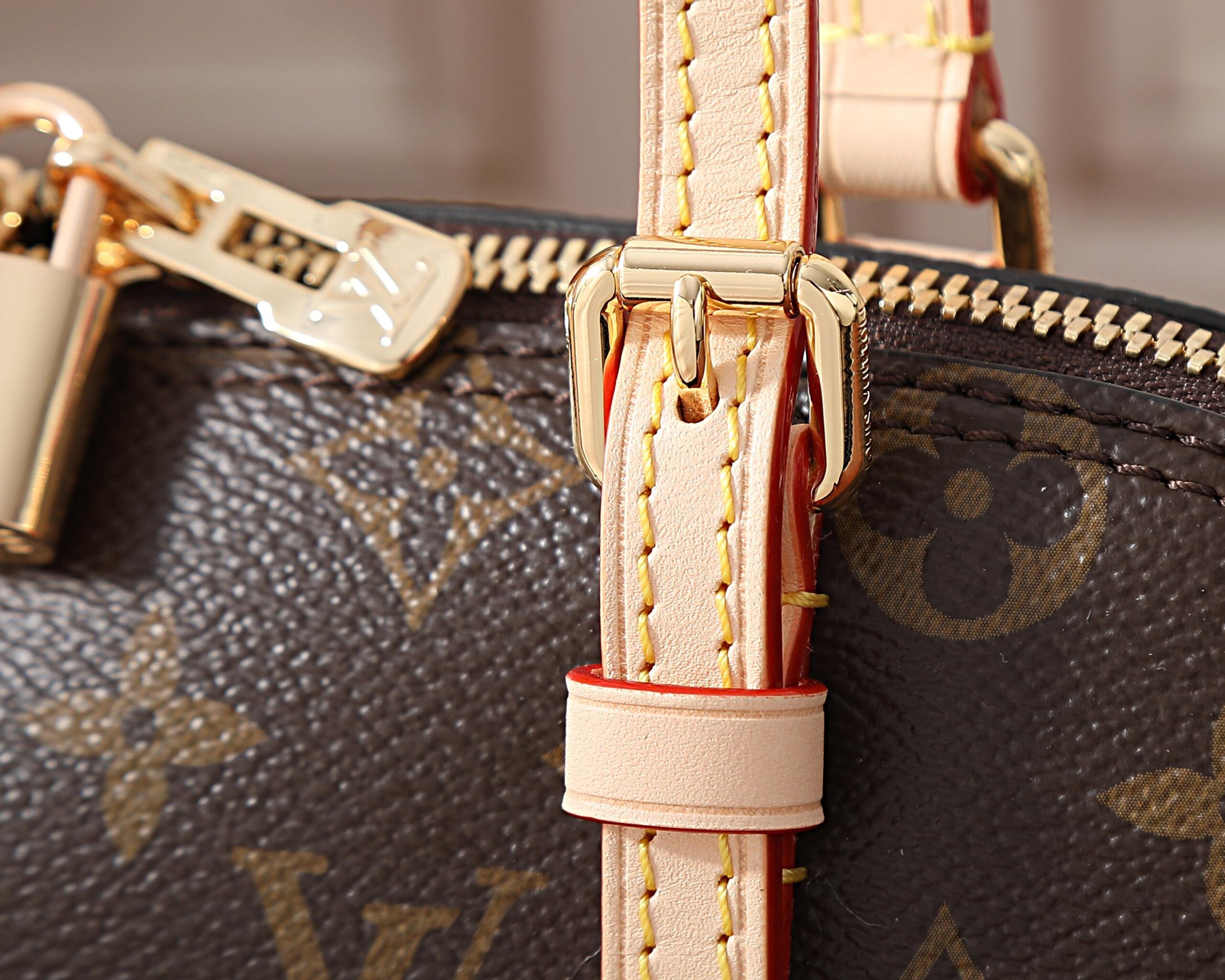 Louis Vuitton Squire East West Monogram Handbag M28953 - Image 5