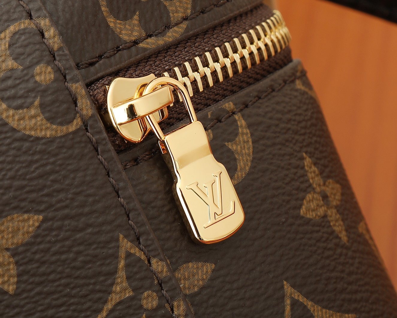 Louis Vuitton Vanity Chain Pouch M47125 - Image 5
