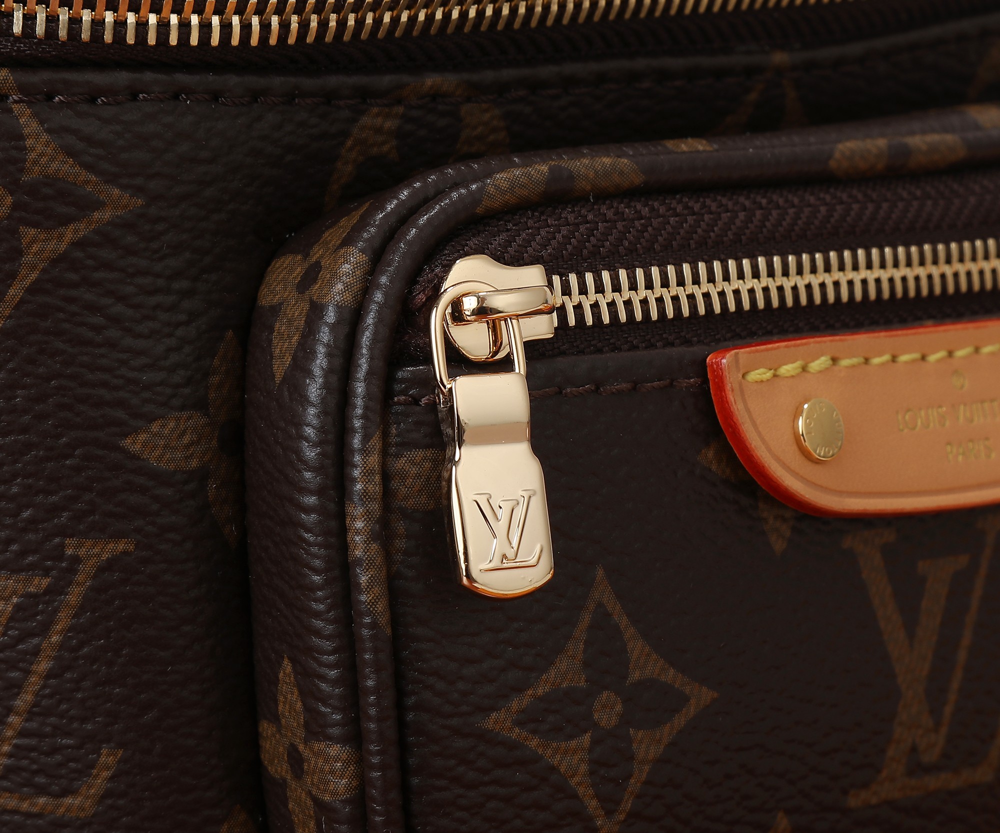Louis Vuitton Mini Bumbag M82335 - Image 5