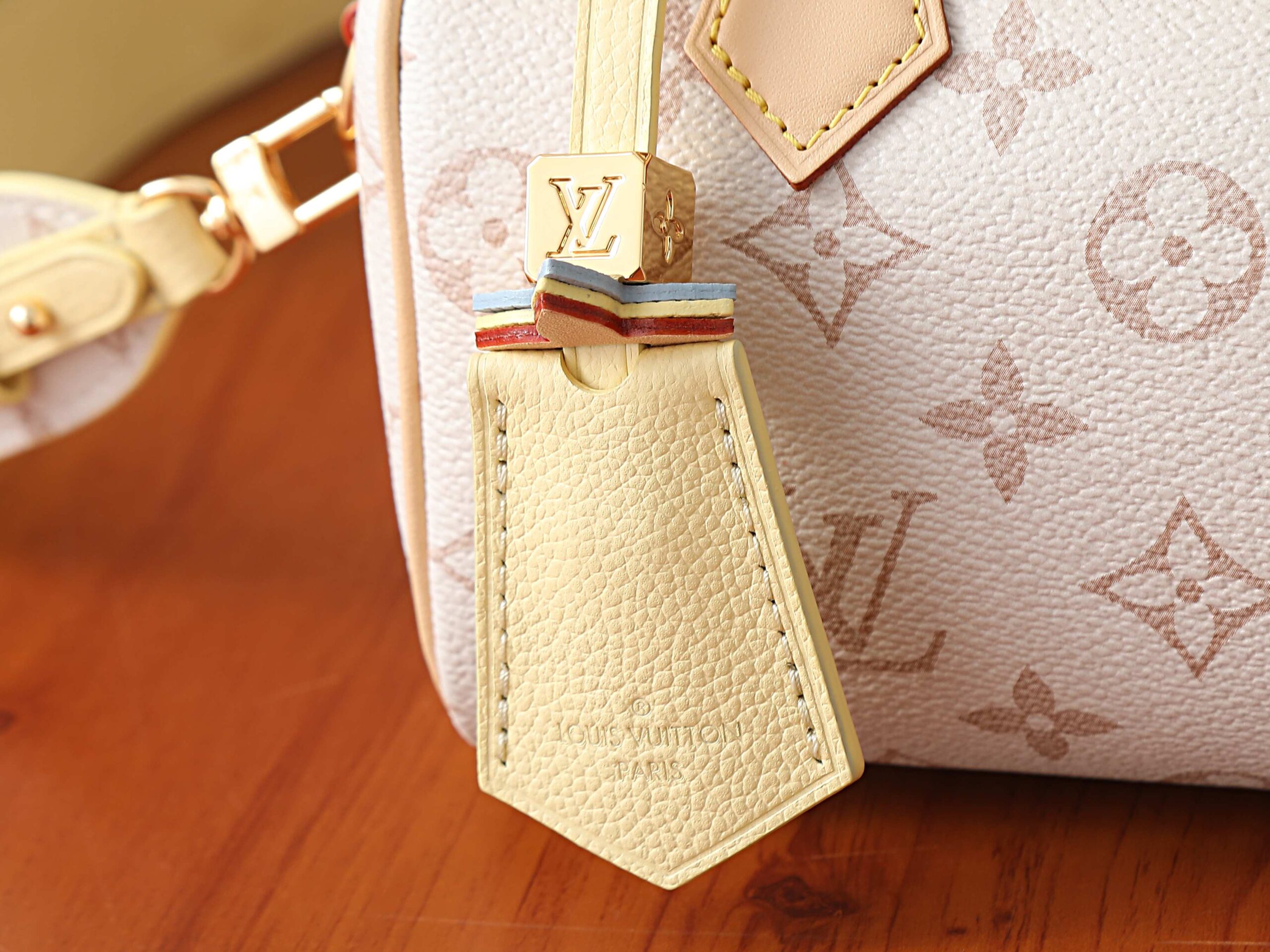 Louis Vuitton Speedy 18 Handbag - Image 5