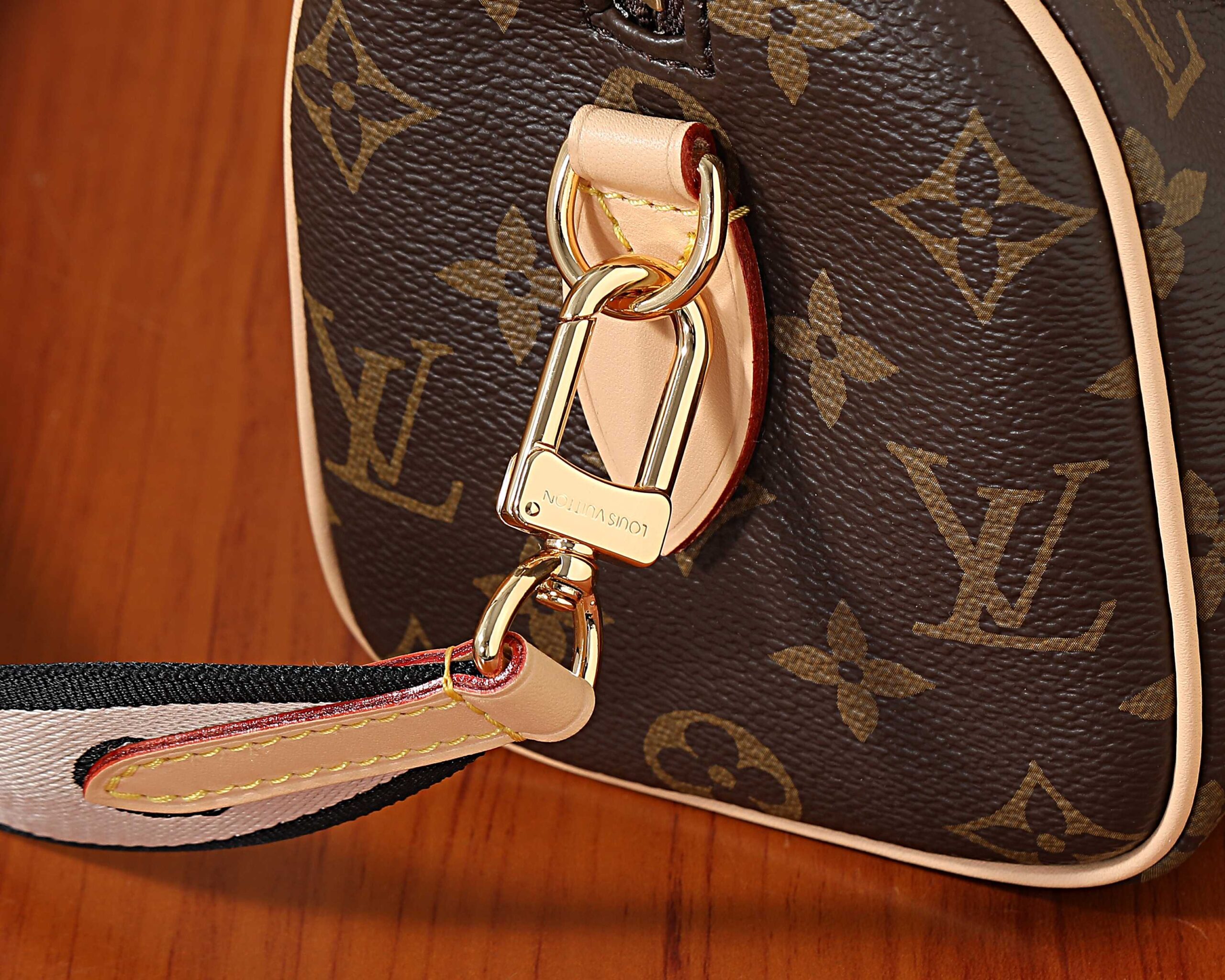 Louis Vuitton Speedy Bandouliere 20 Handbag - Image 5