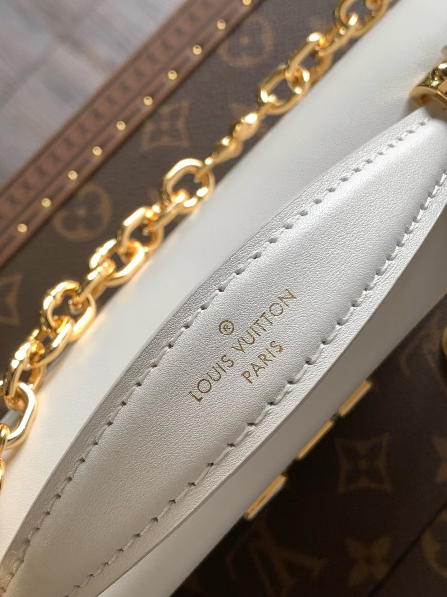Louis Vuitton Wallet On Chain Capucines - Image 5